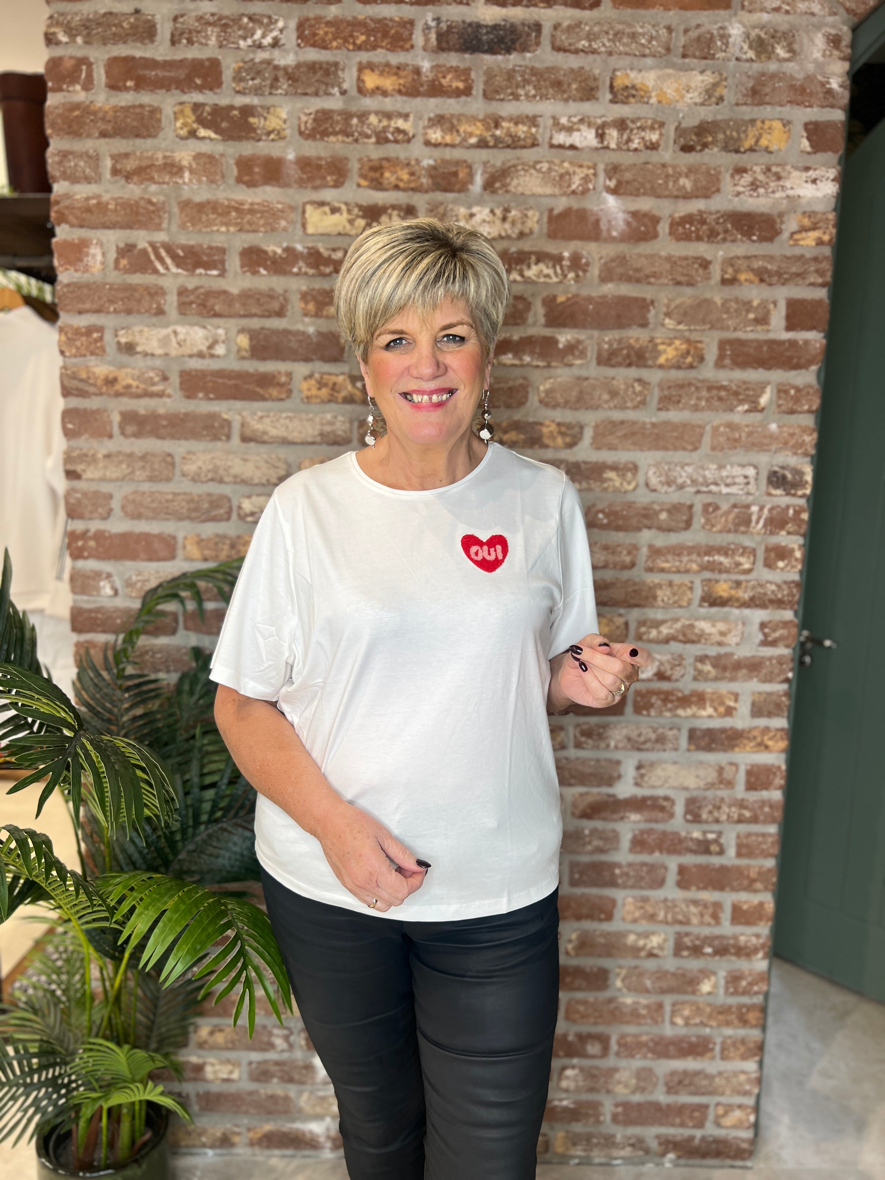 Oui T-shirt With Love Heart In Cloud Dancer