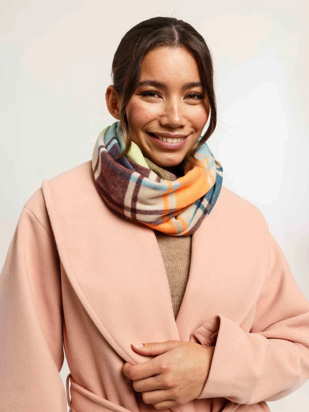 Cashmink colourful checks Scarf In Sand