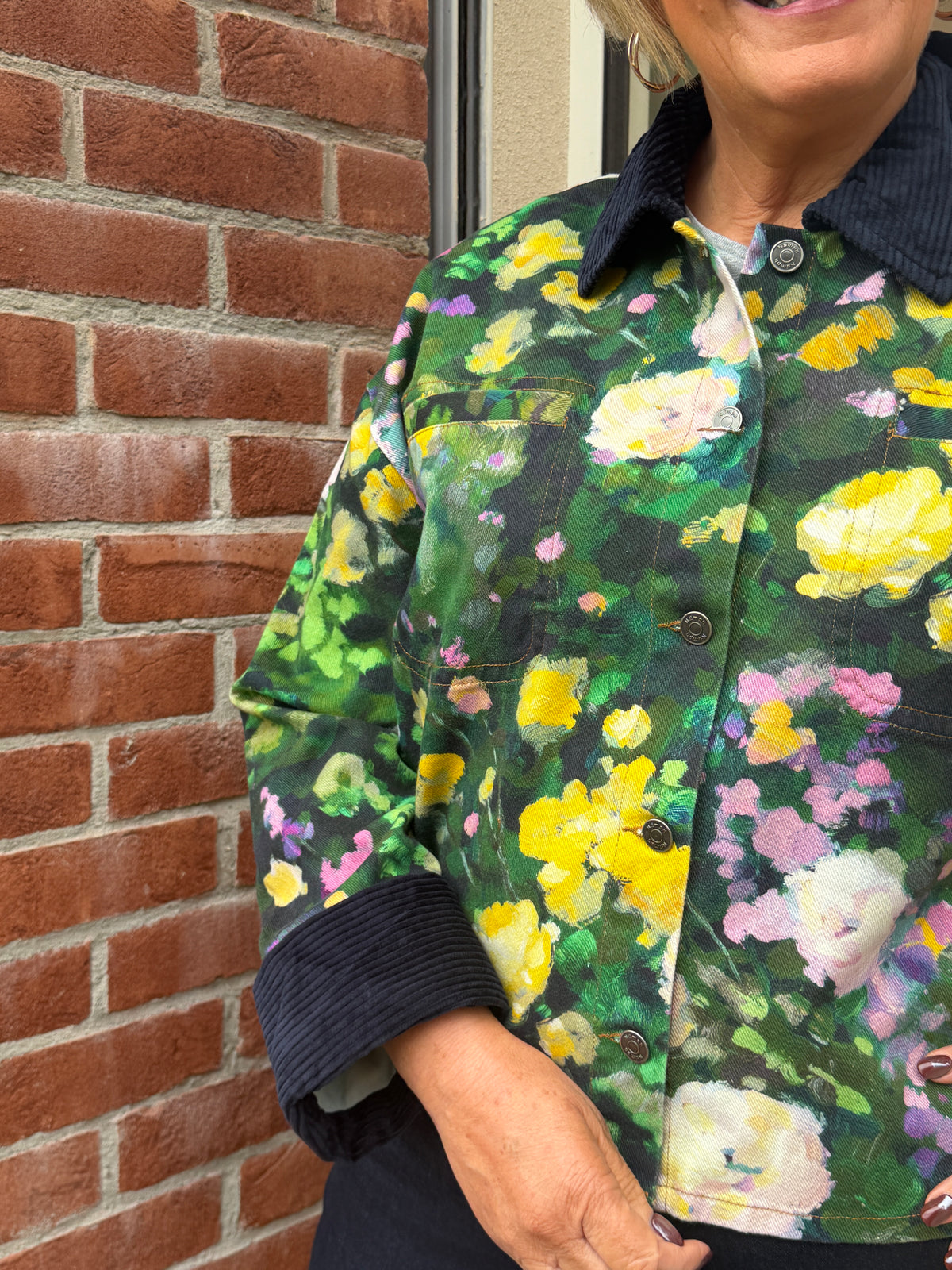 Nulissa floral jacket in botanical garden