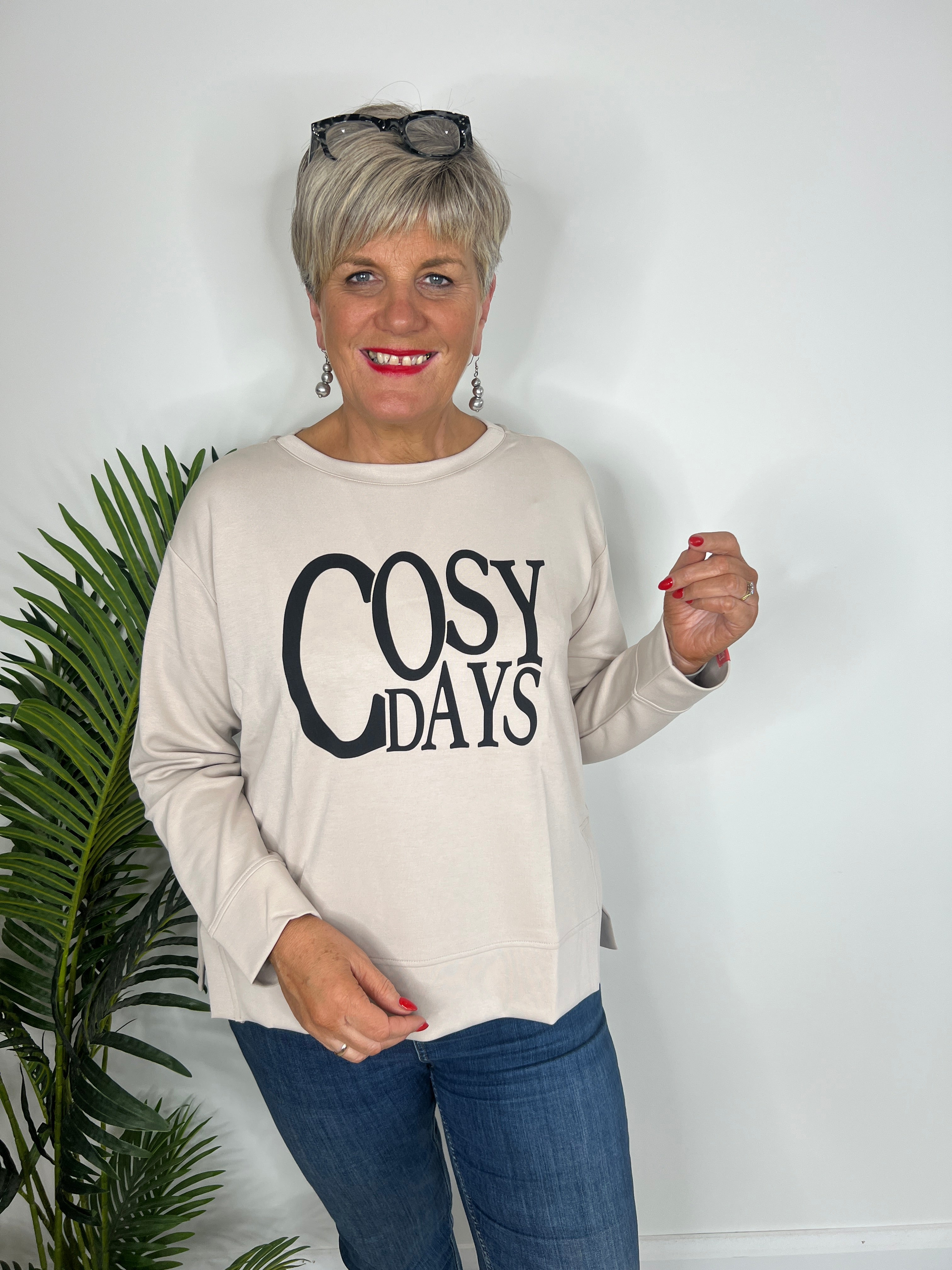 Milano Italy Sweatshirt In Cream