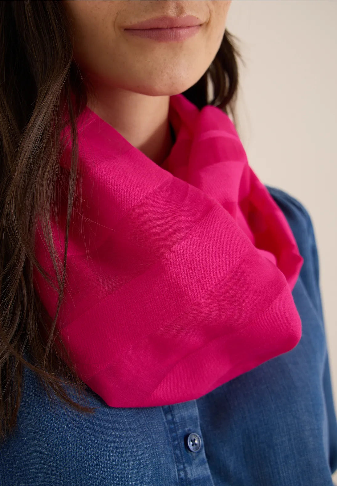Cecil woven Loop Snood In beetroot pink
