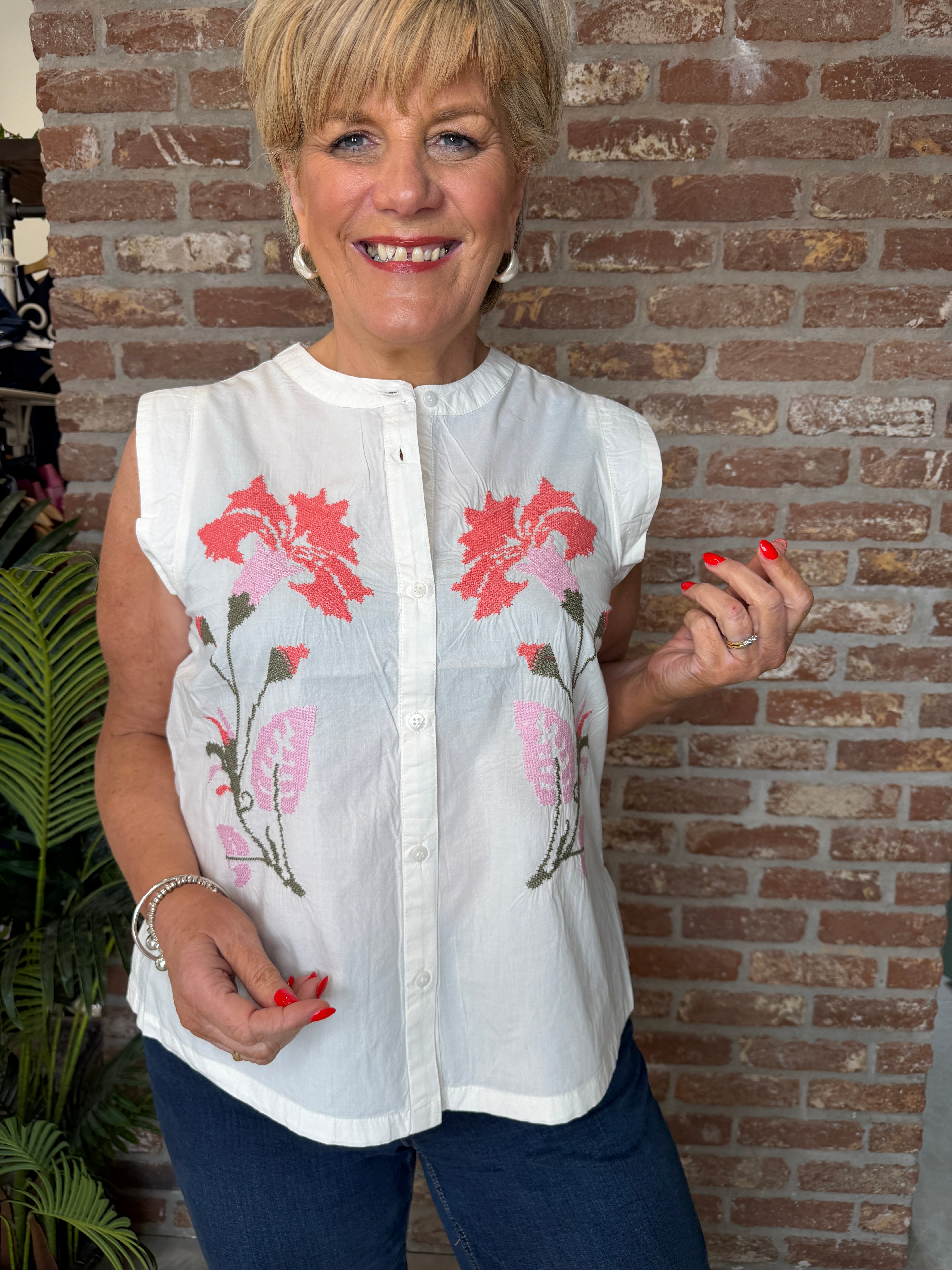 Culture Embroidery Shirt In spring gardenia