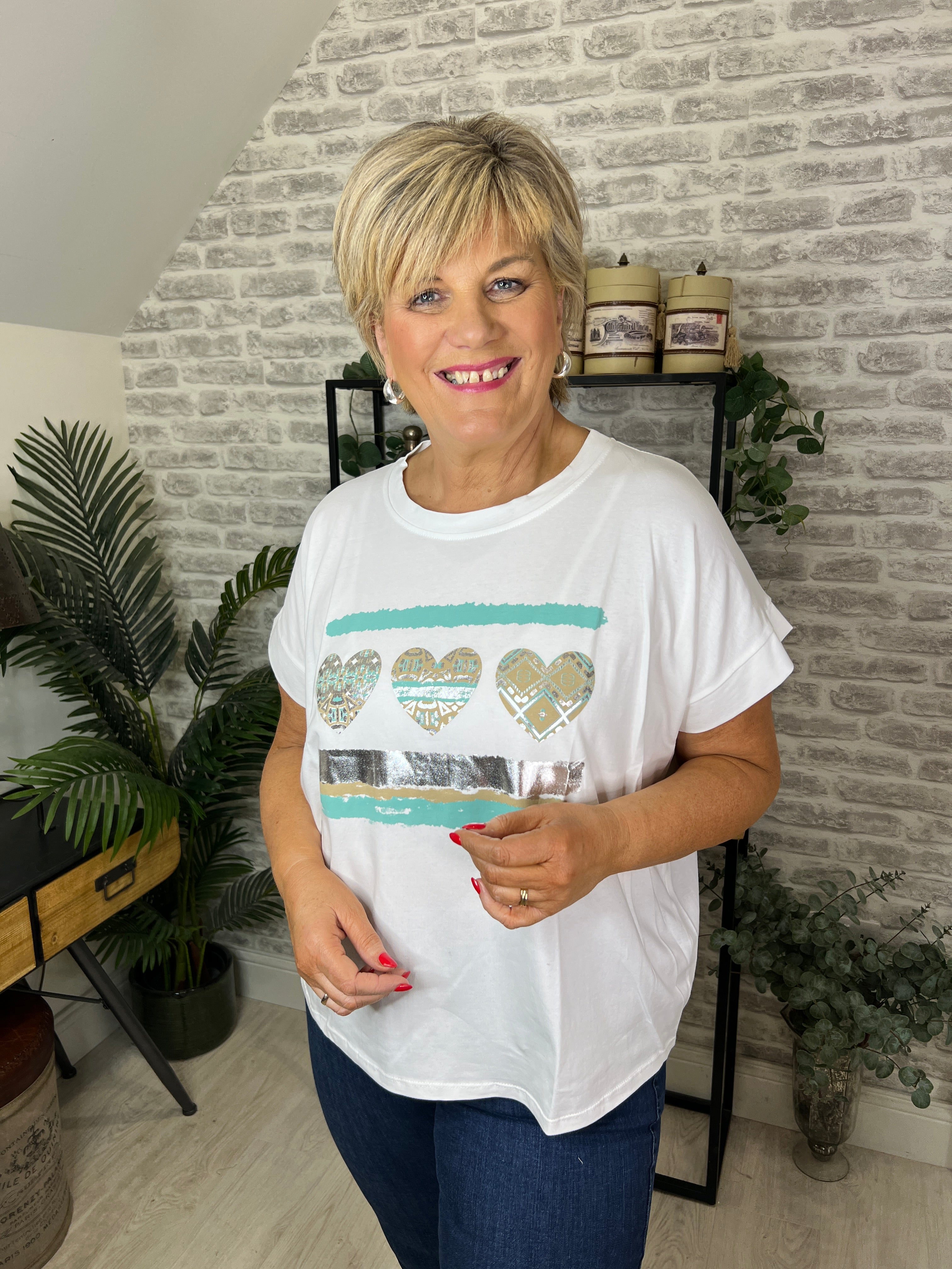 Deck By Decollage Green Heart T-shirt In White