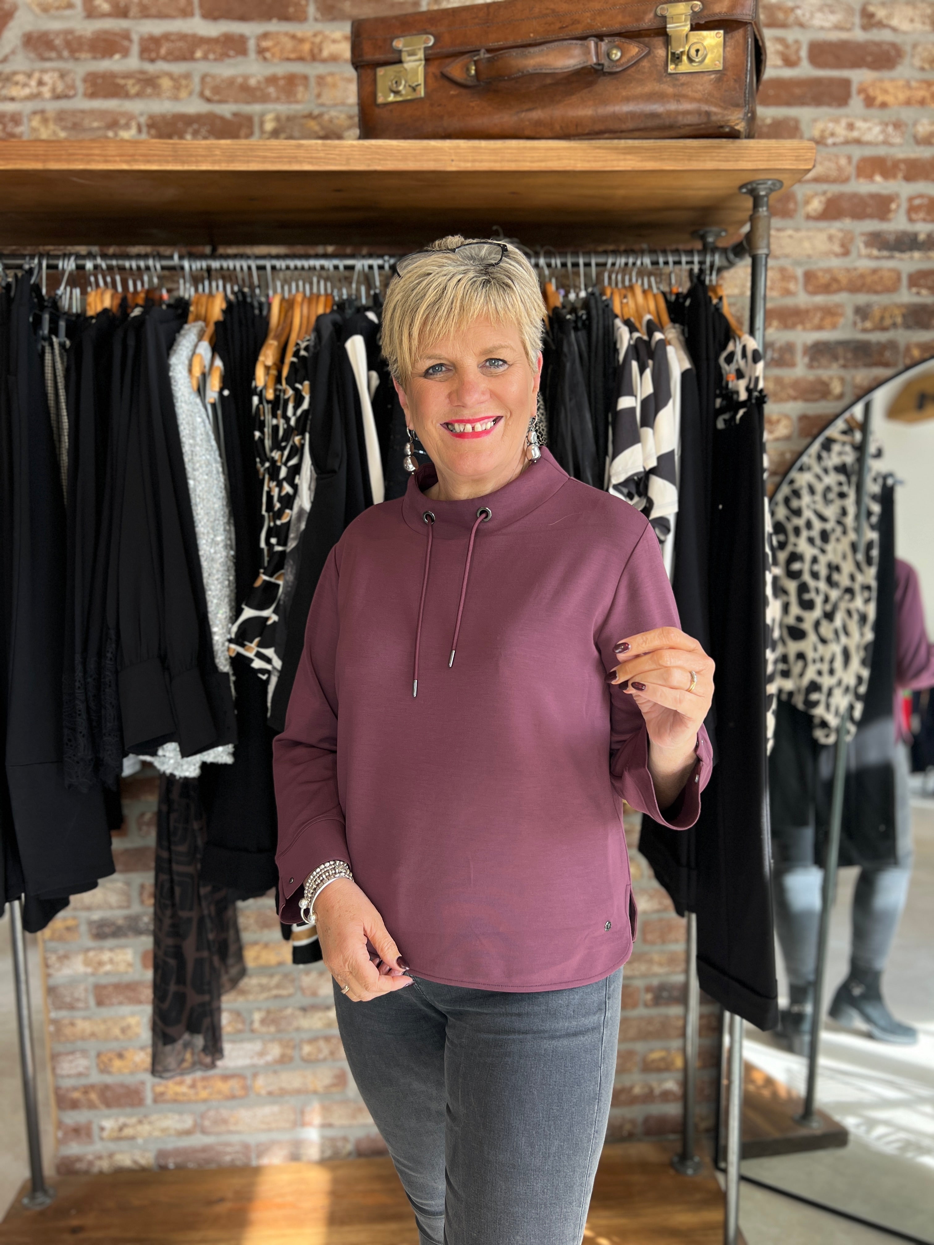Monari Sweatshirt With Stand up Collar In Bordeaux