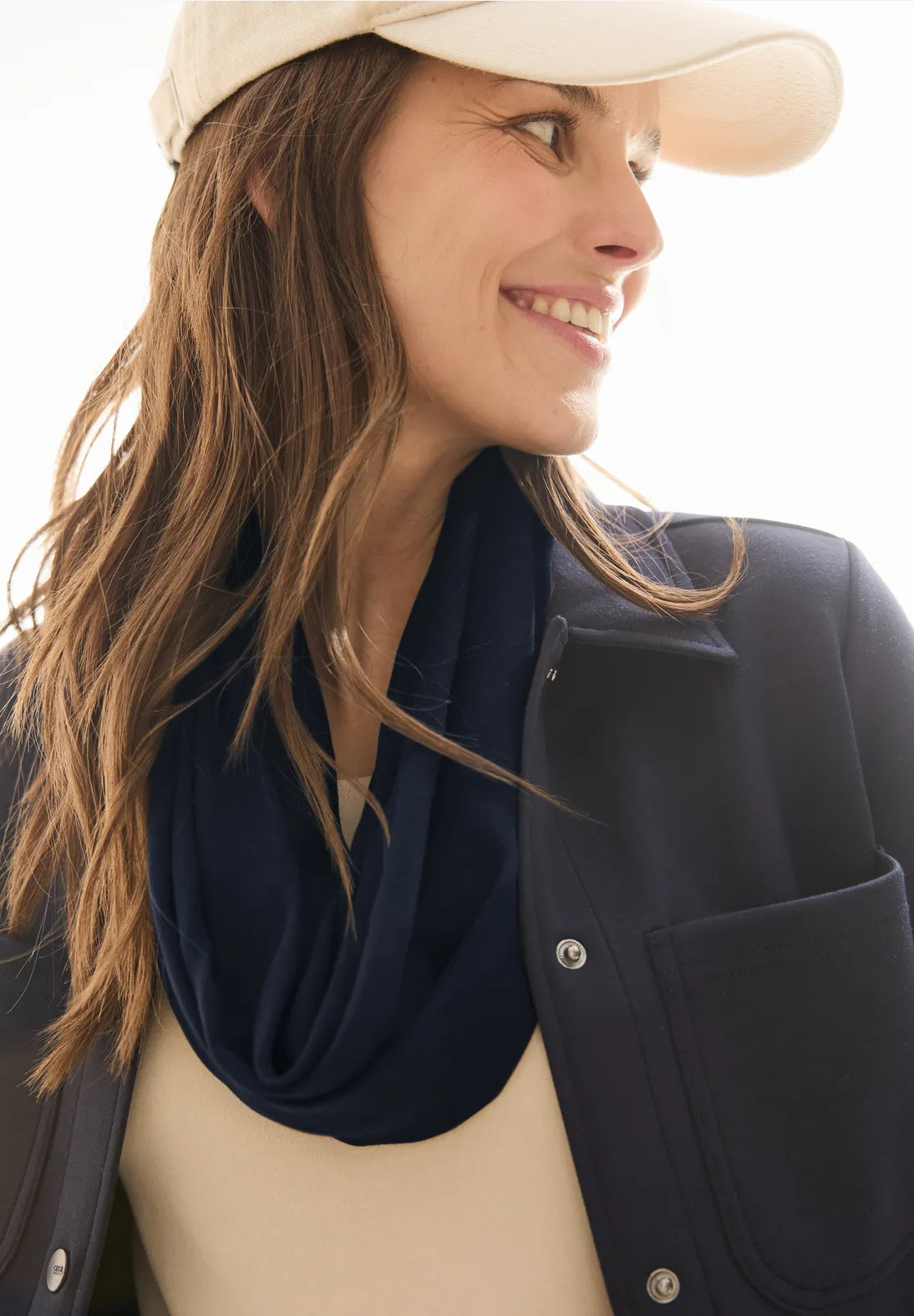Cecil Plain Loop Snood In Universal Blue
