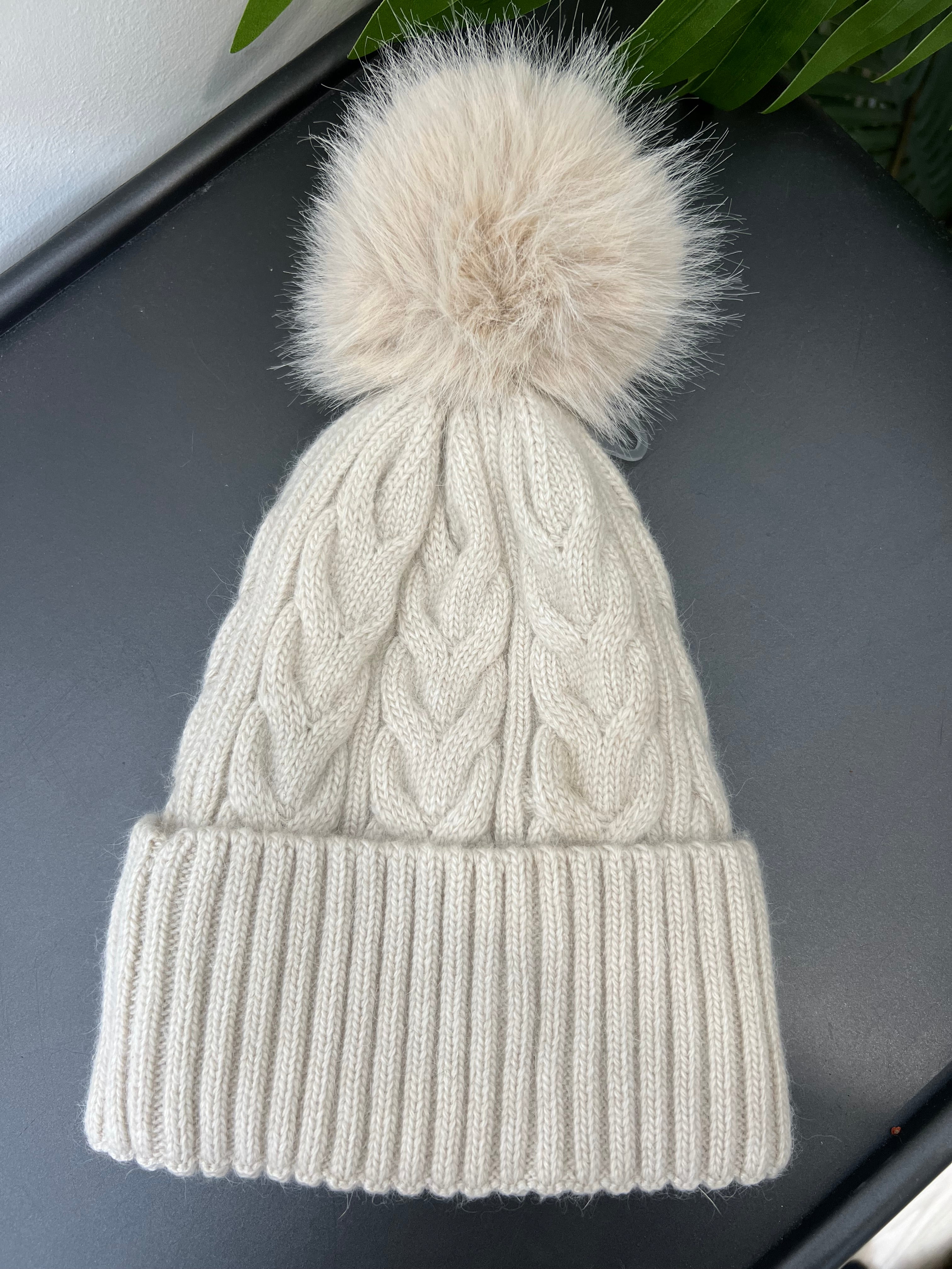 Olivia Cable Knitted beanie in Stone