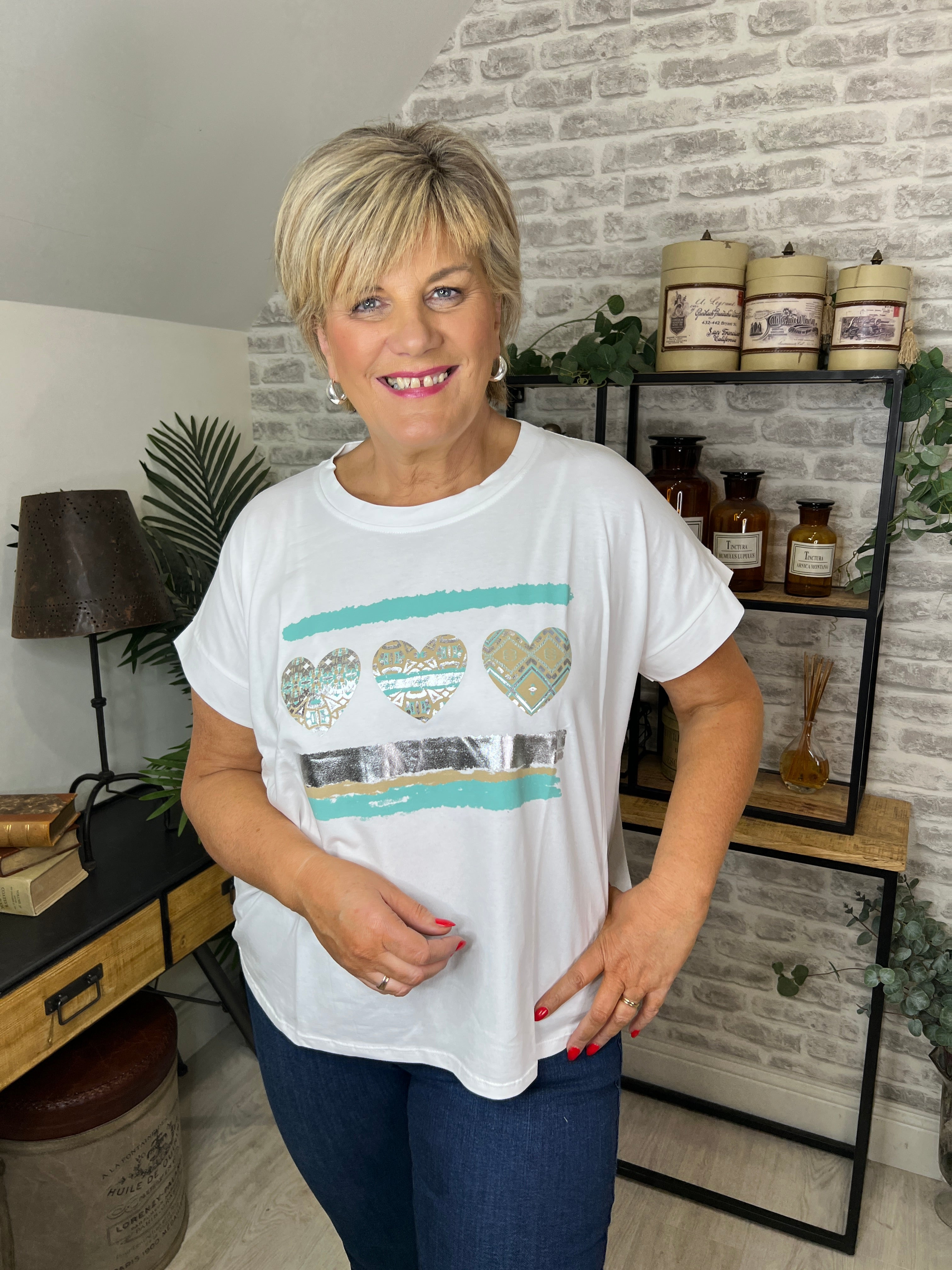 Deck By Decollage Green Heart T-shirt In White