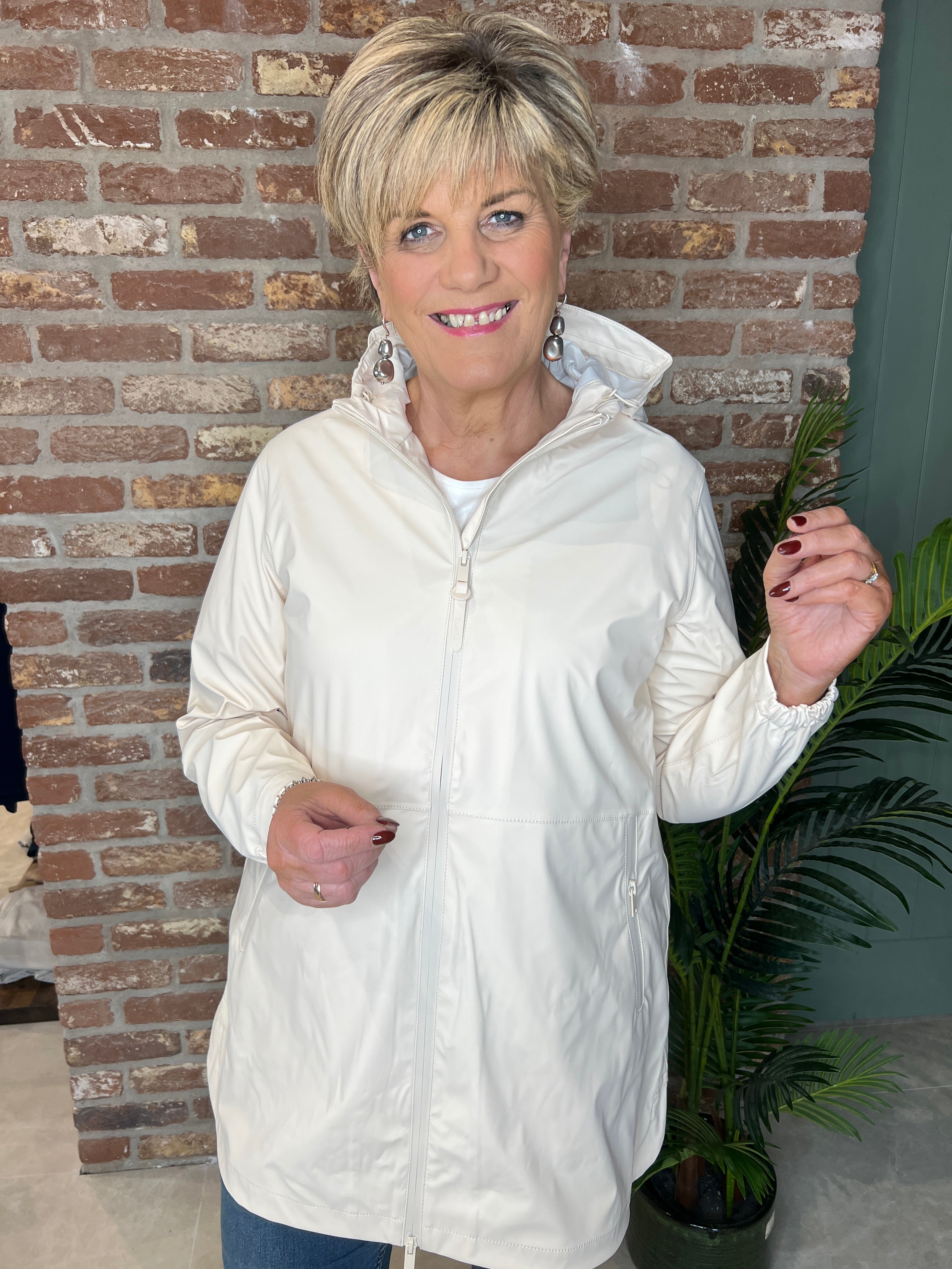 Tanta Brouillard Raincoat in Whitecap Gray