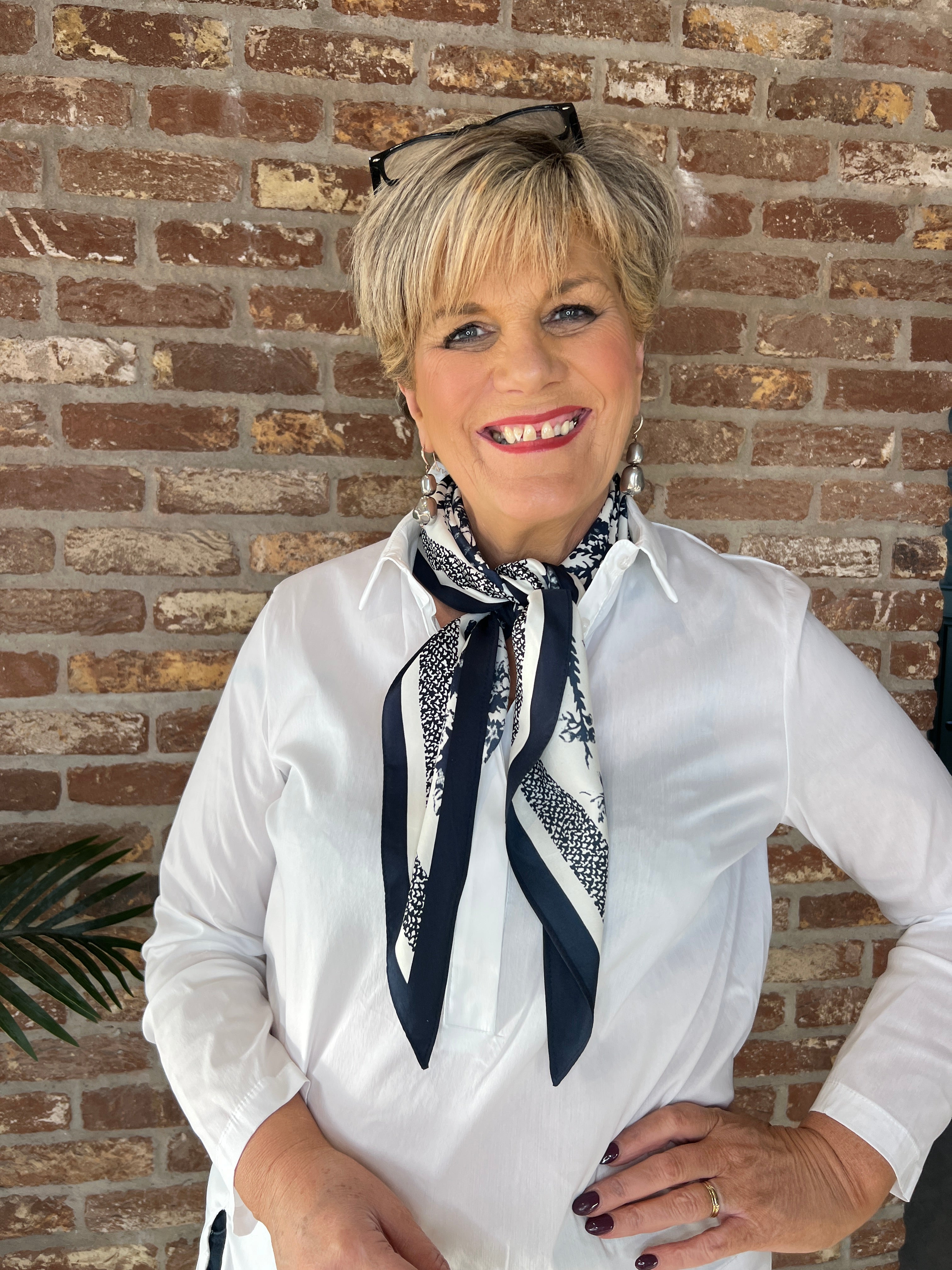 Pipa Floral Neck Silk Scarf In navy & cream