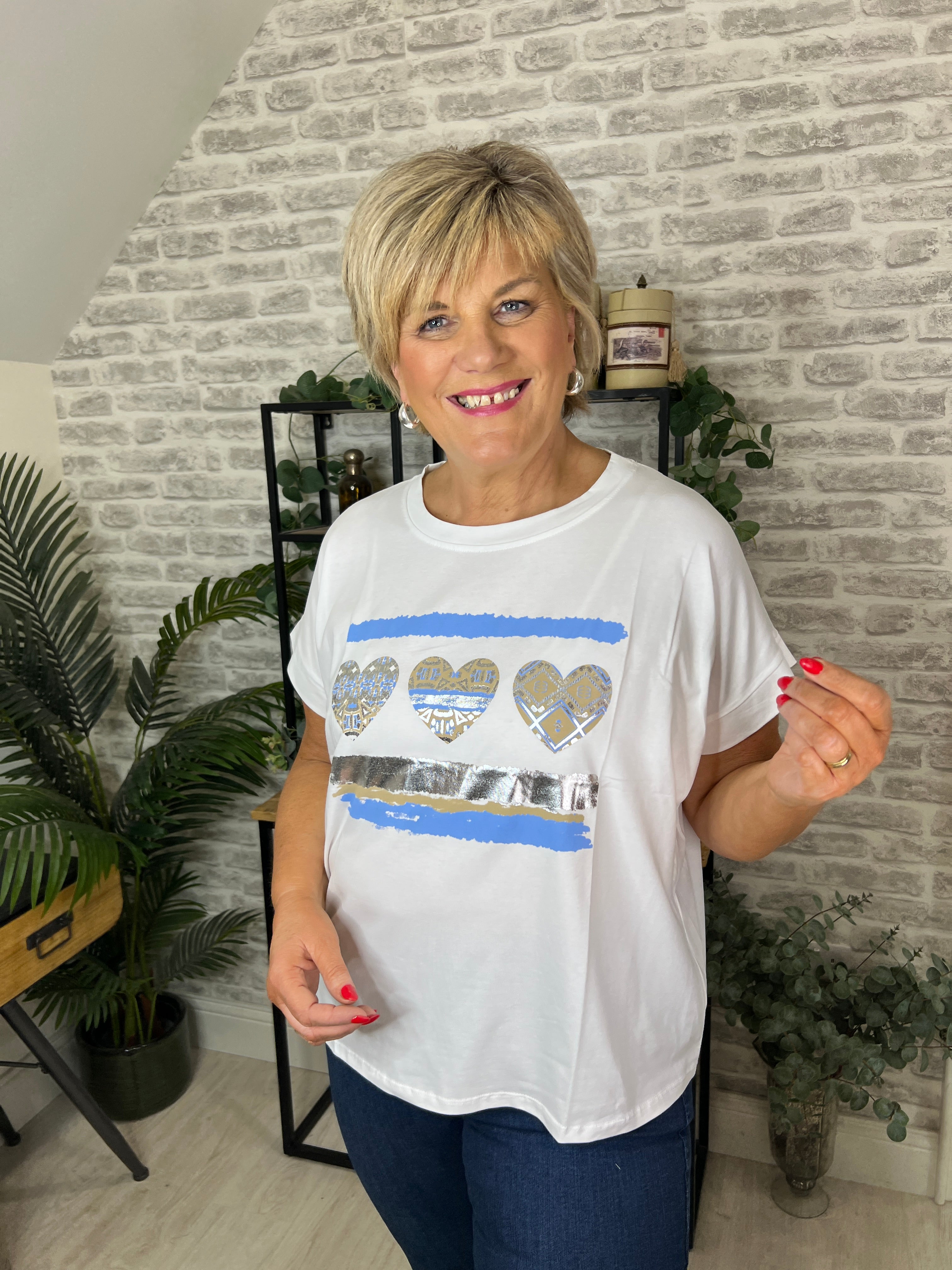 Deck By Decollage Blue Heart T-shirt In White