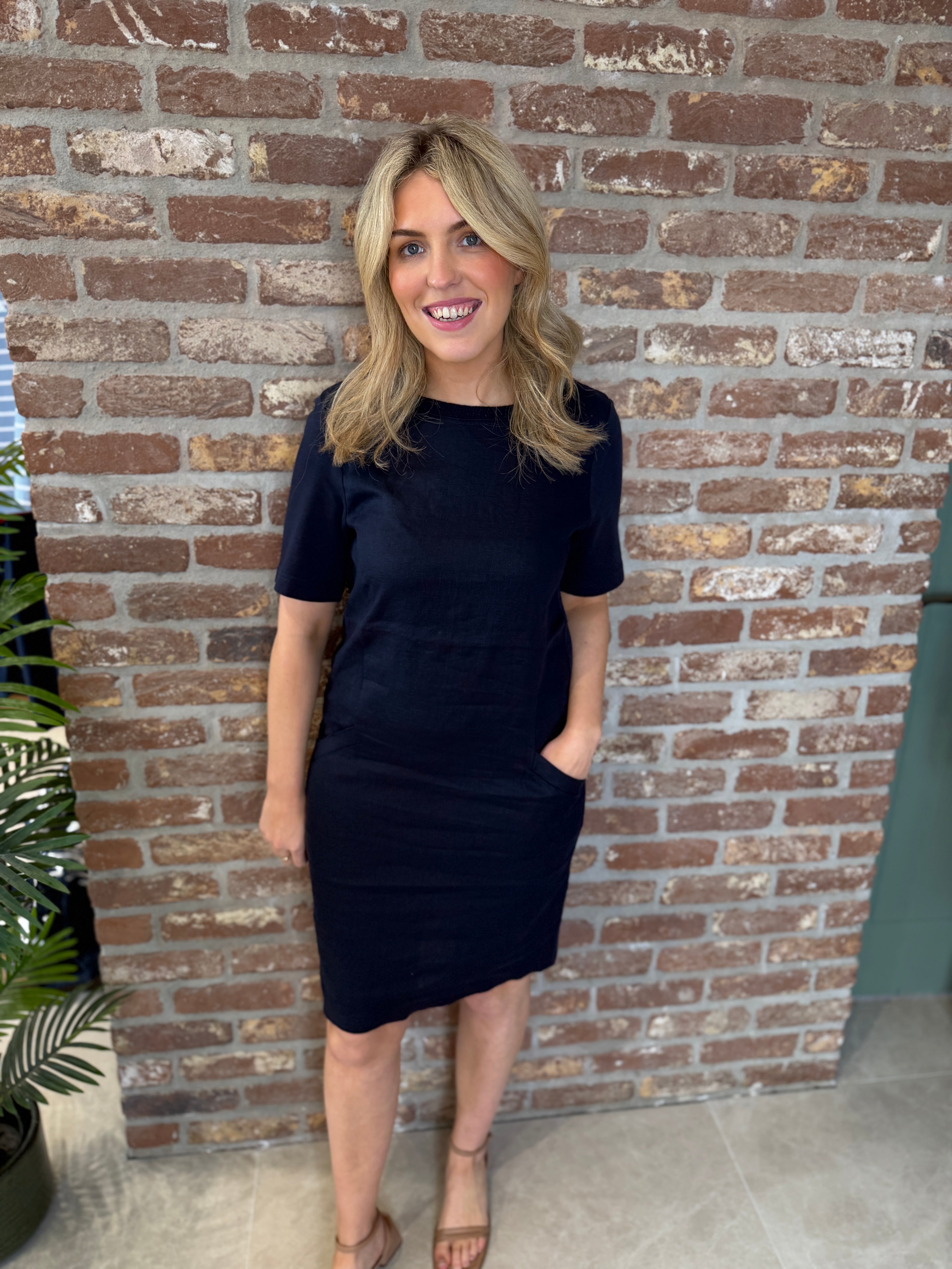 Oui Plain Dress In Navy