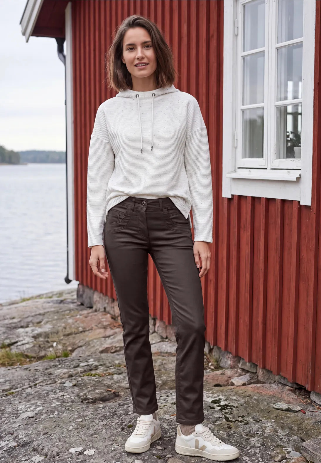 Toronto Coated straight leg Jeans In truffle brown