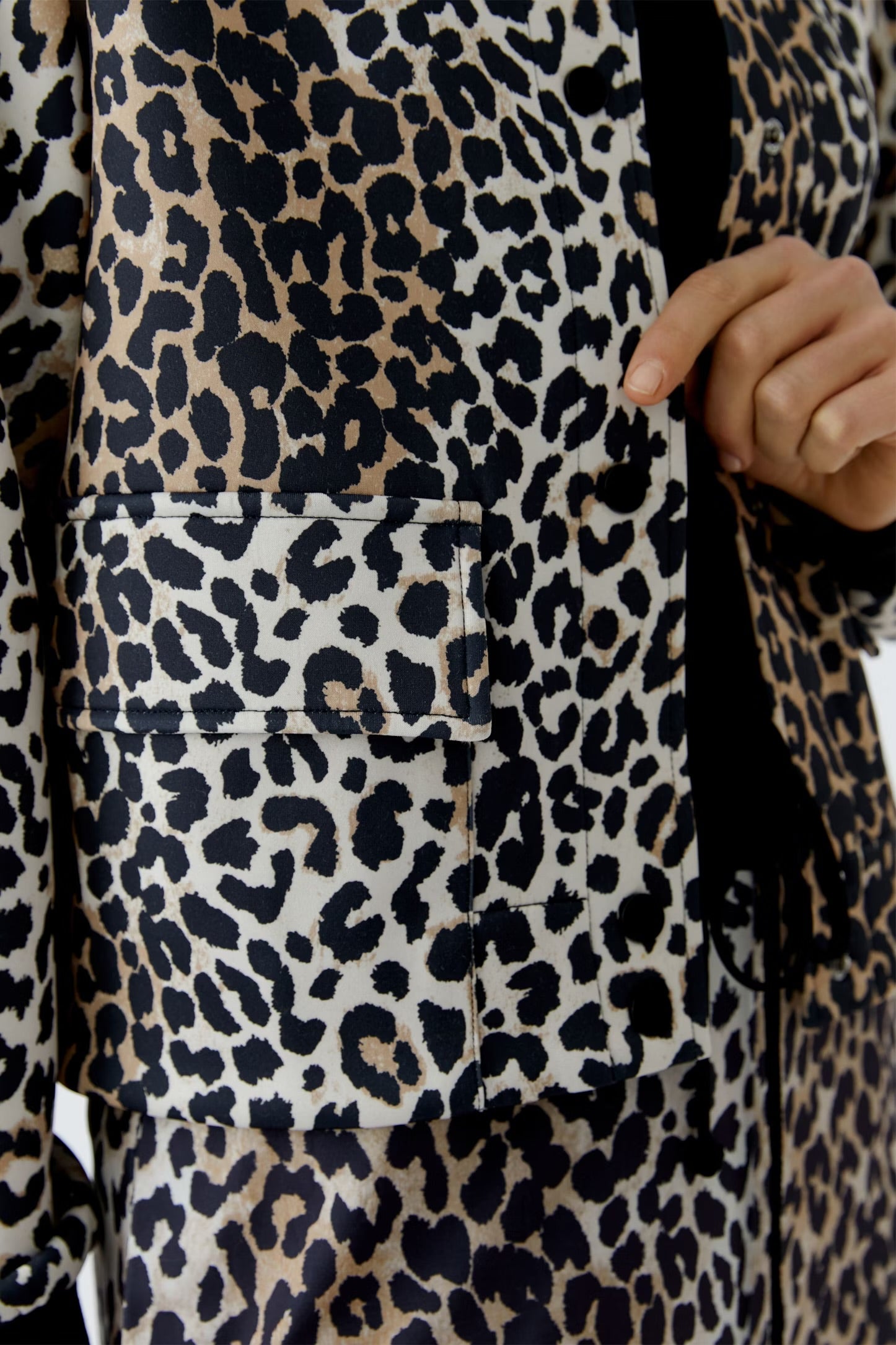 Oui Leo Print Jacket In Dark Camel & Black