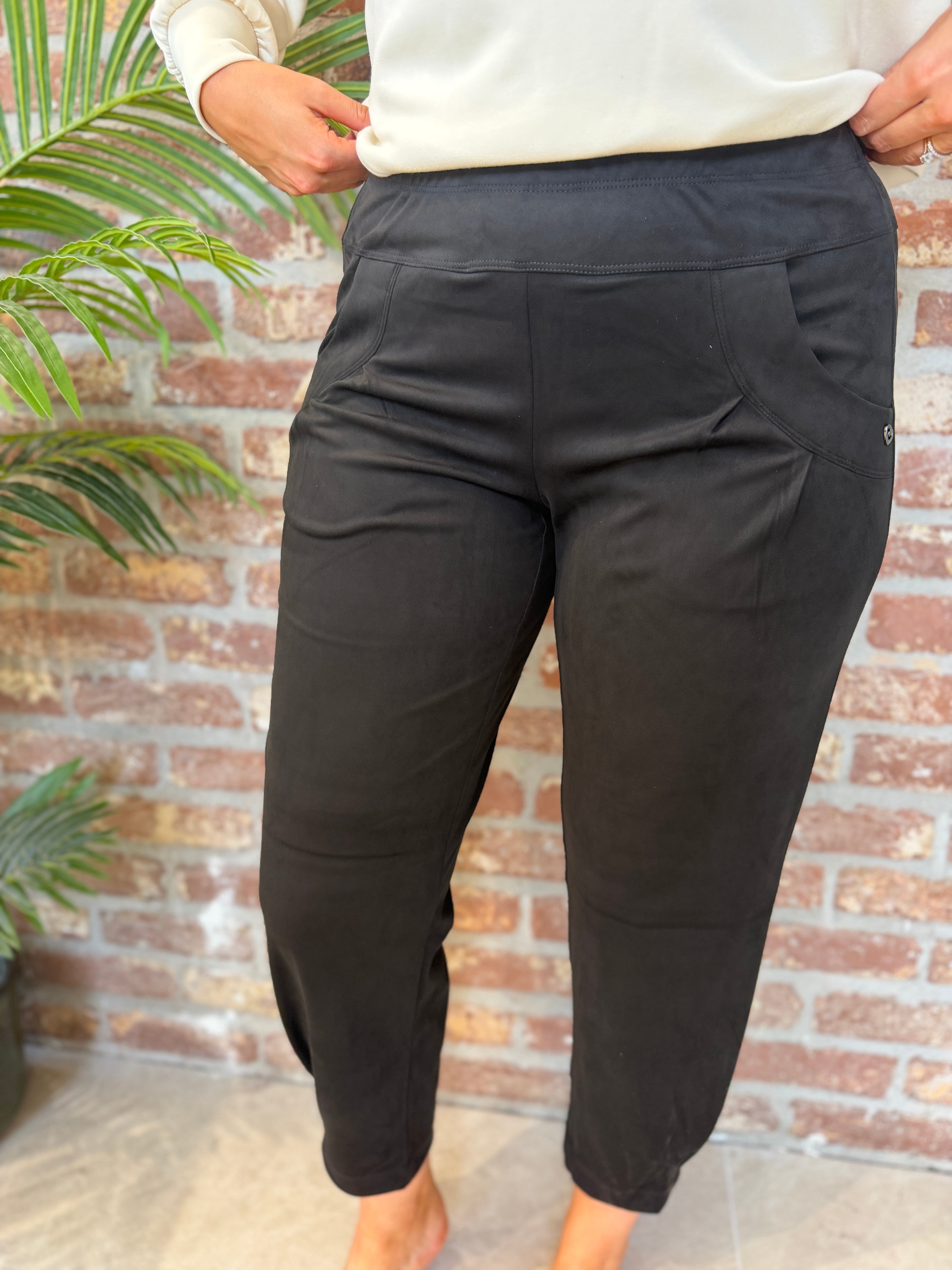 Rachell suede leather trousers in black