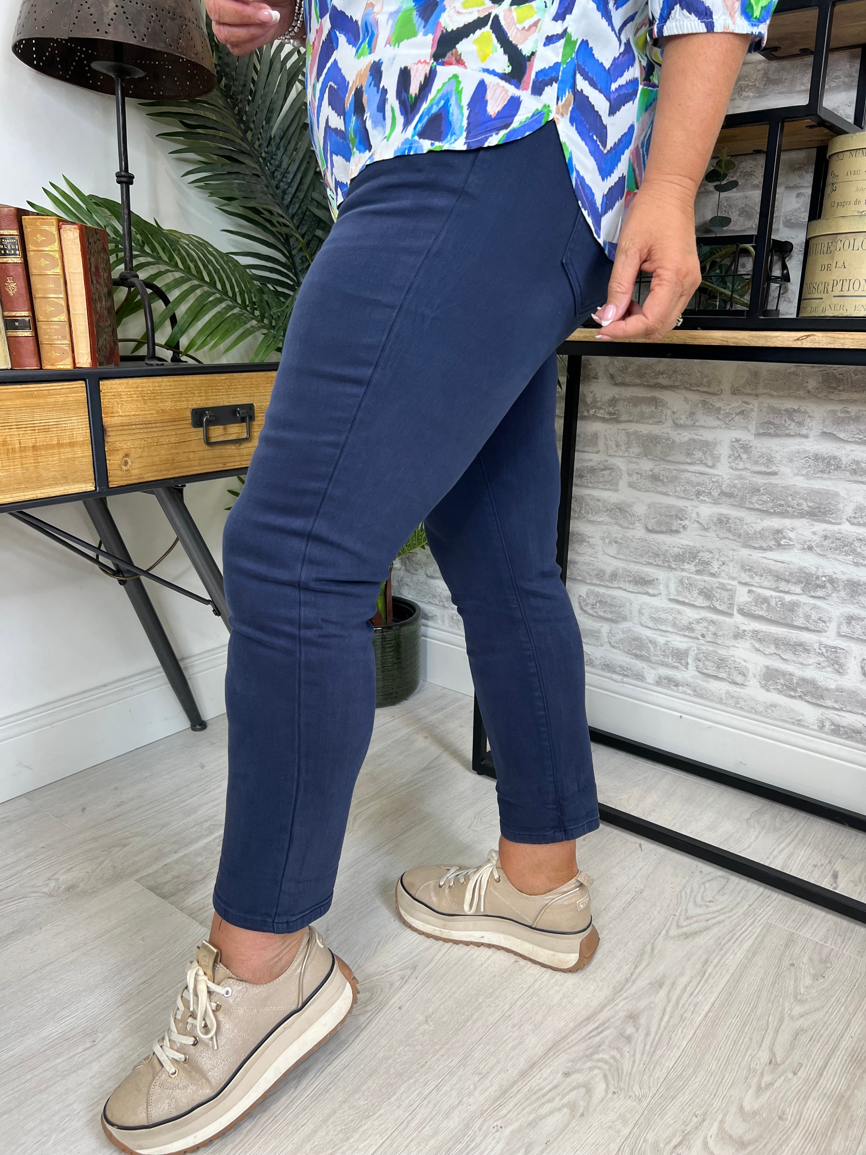 Toxik Highwaisted Boyfriend Jeans In Navy