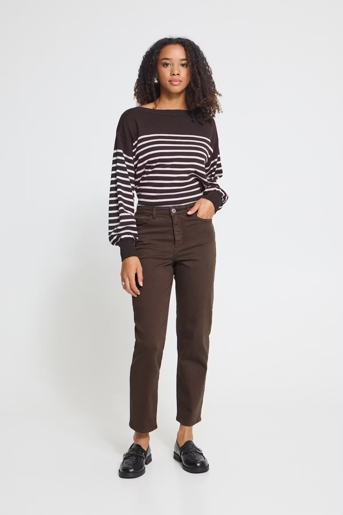 Twiggy Raven Cropped Jeans In Coffee Bean