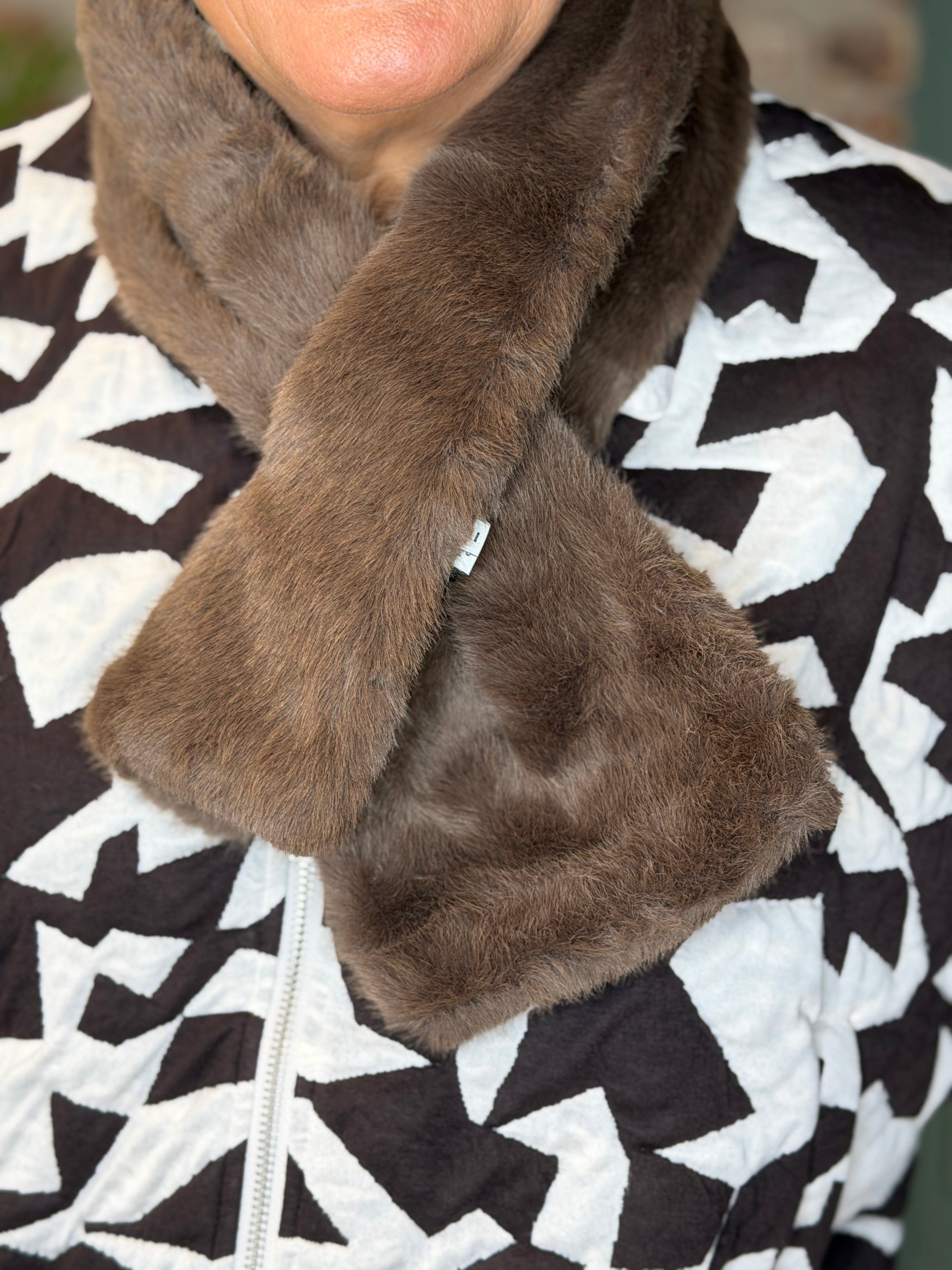 Fur loop scarf In Coffee Bean