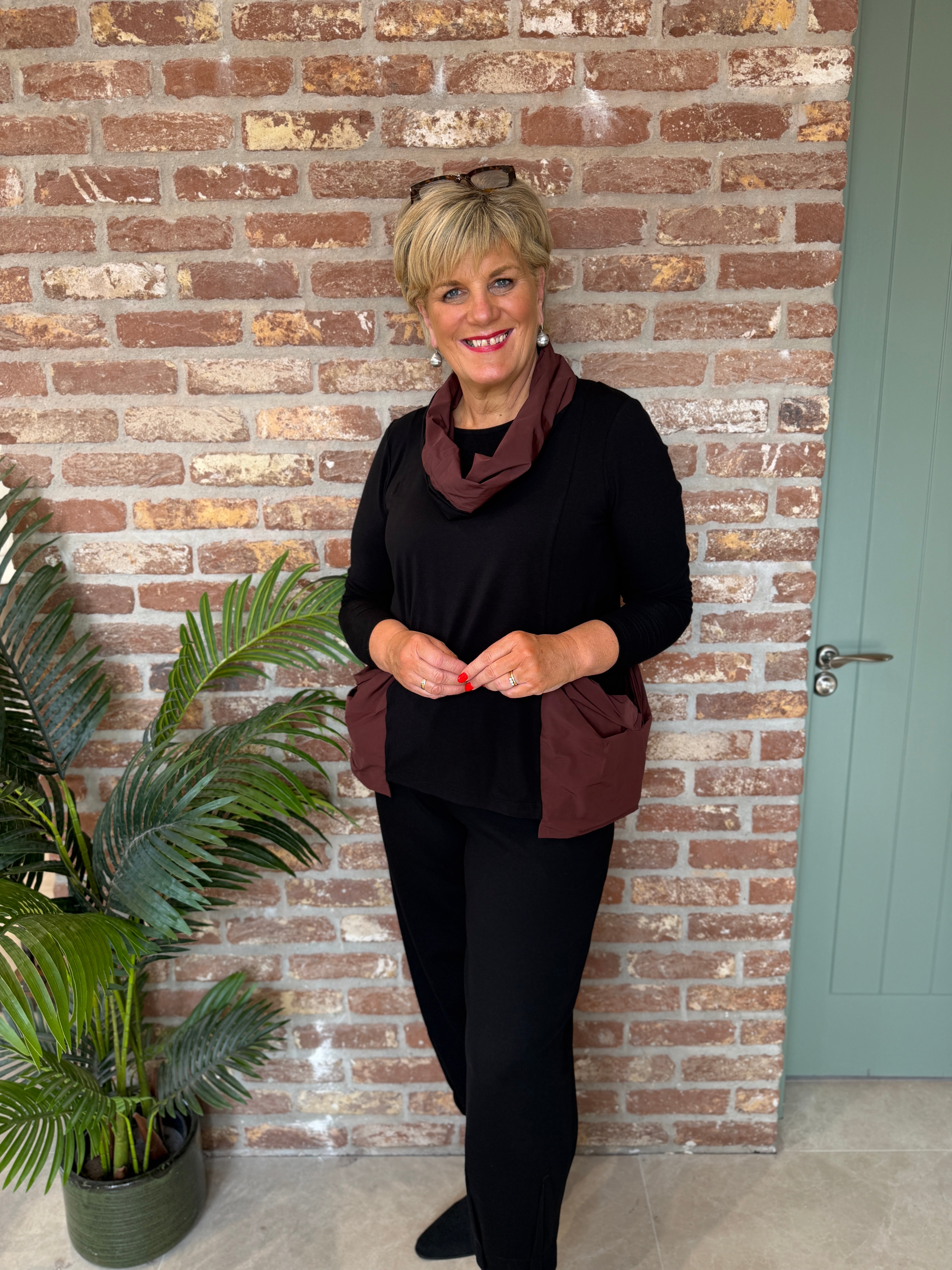 Block top with snood in brown & black