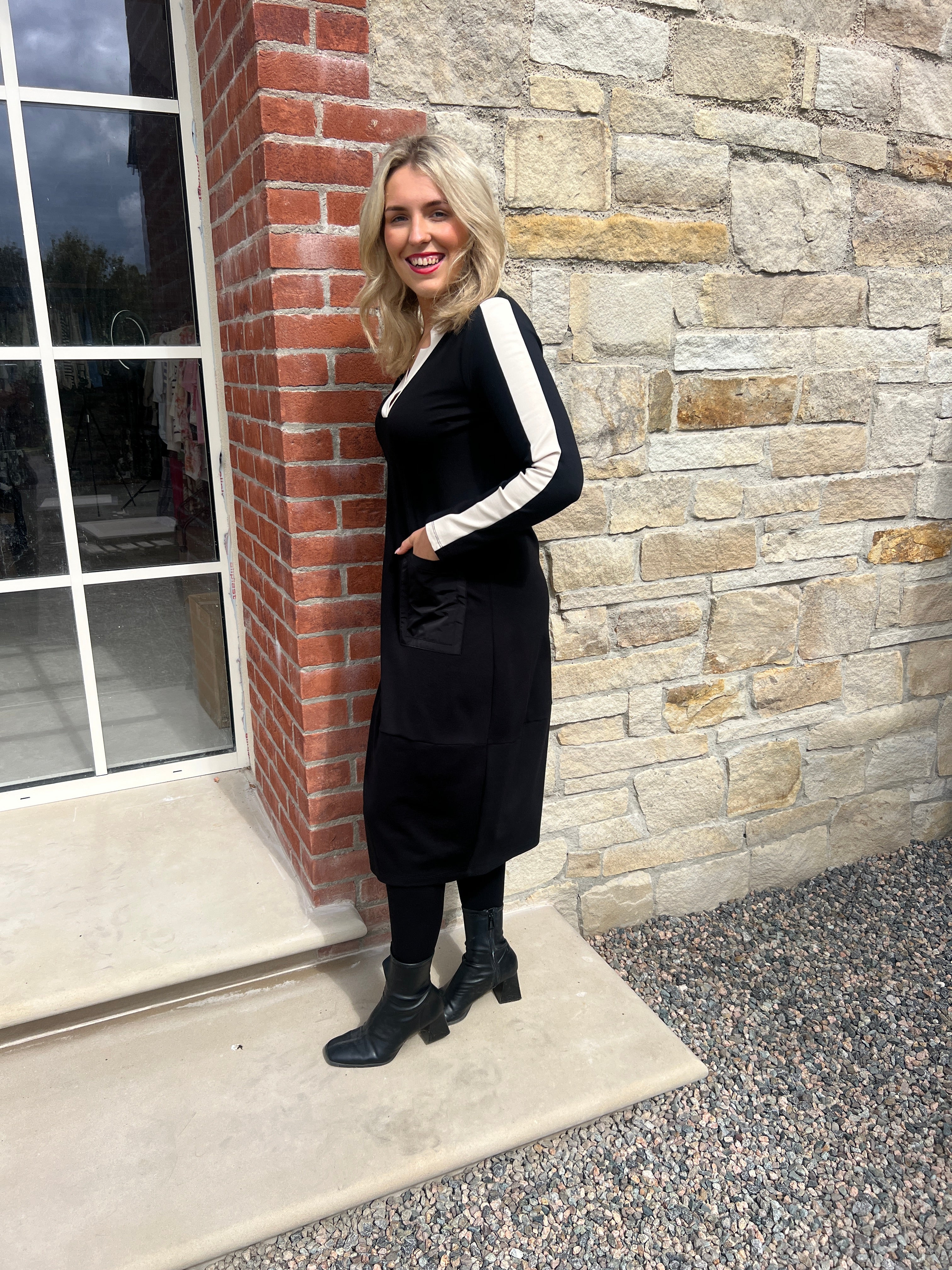 Peruzzi Side Striped Dress In Black