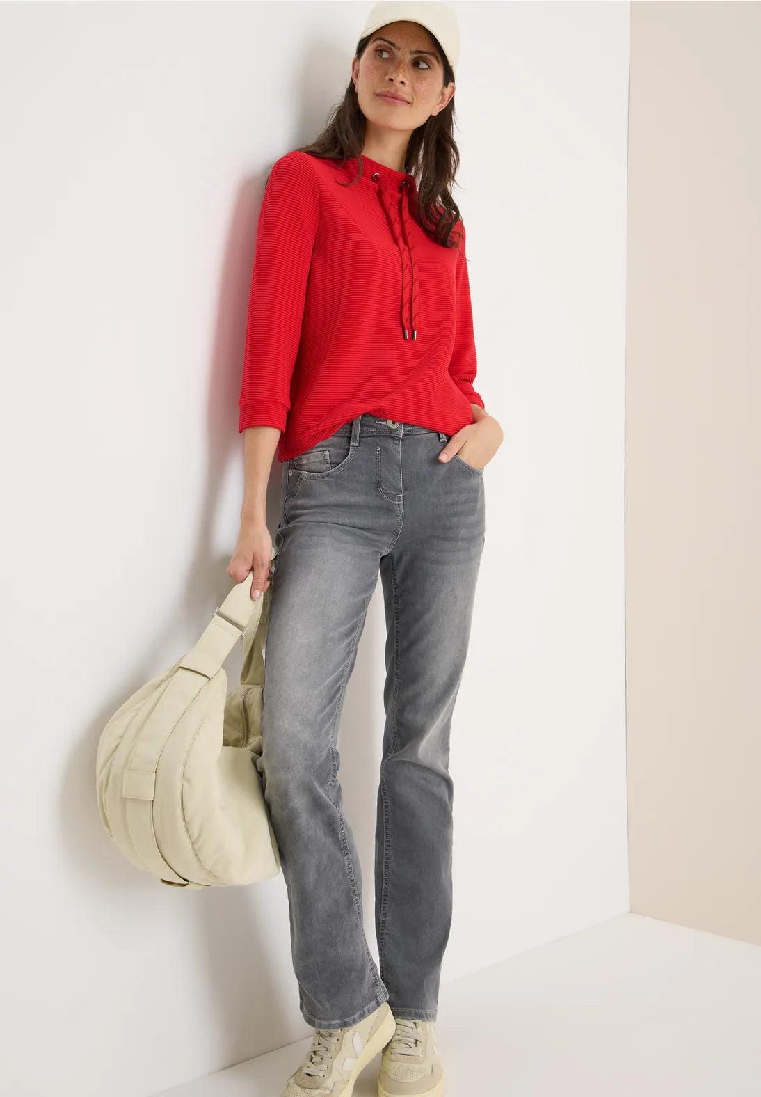Cecil Ribbed Funnel Neck sweatshirt In Fiery Red