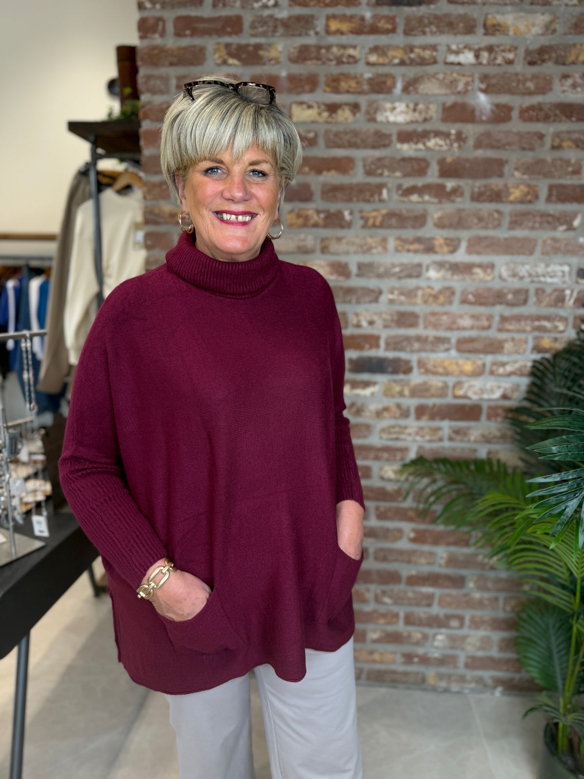 Roll Neck pocket knit In Bordeaux
