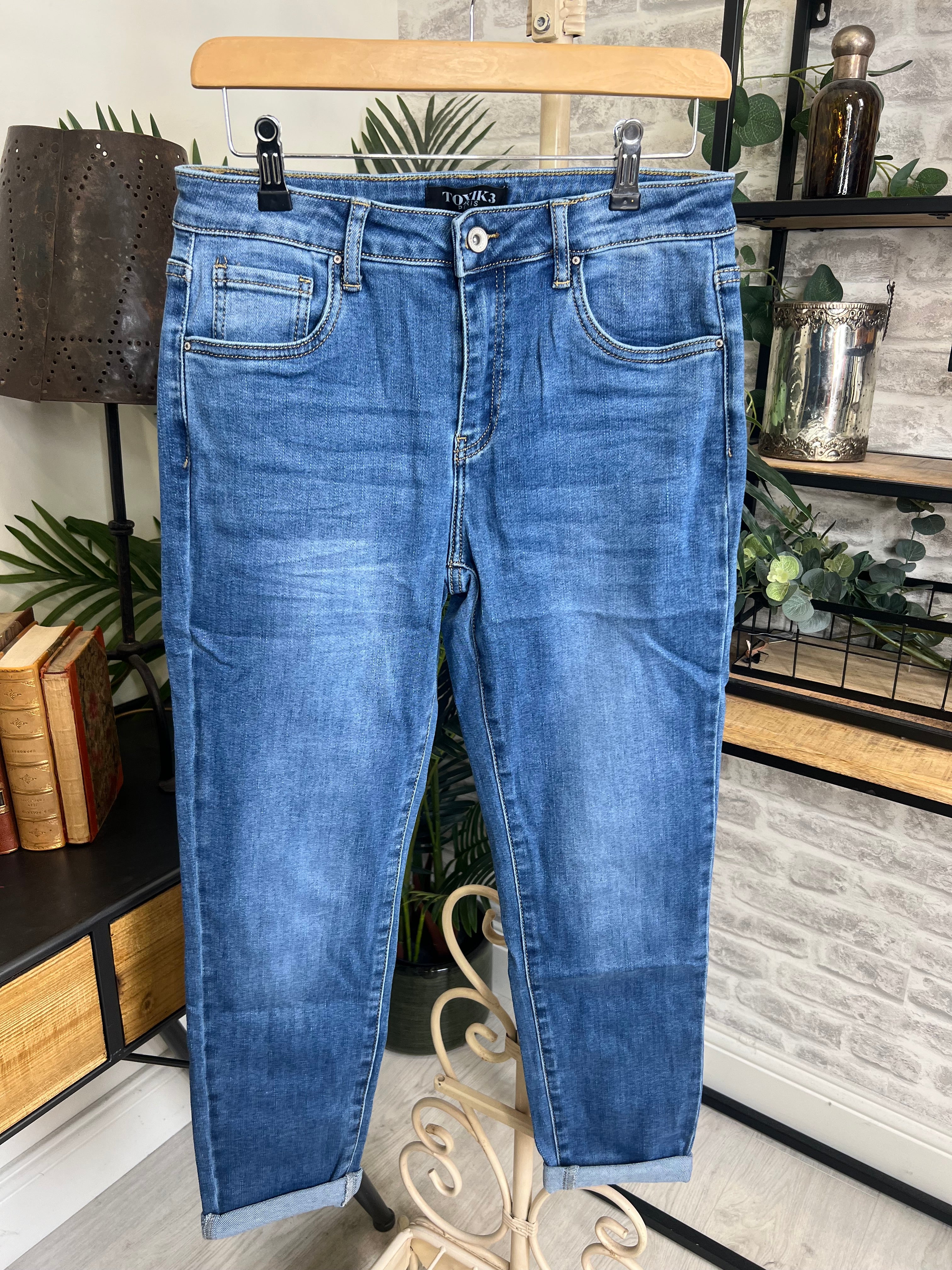 Toxik Highwaisted Boyfriend Jeans In Denim Wash