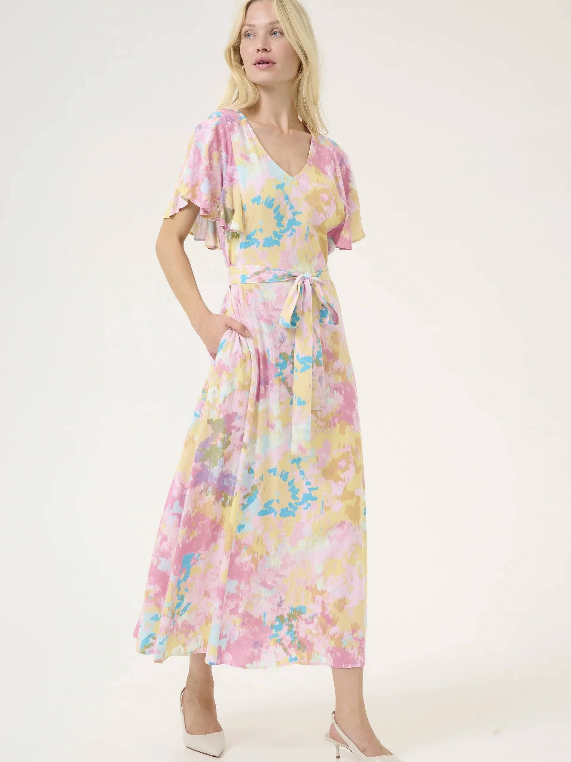 Culture Andrea Dress In Pink Abstract