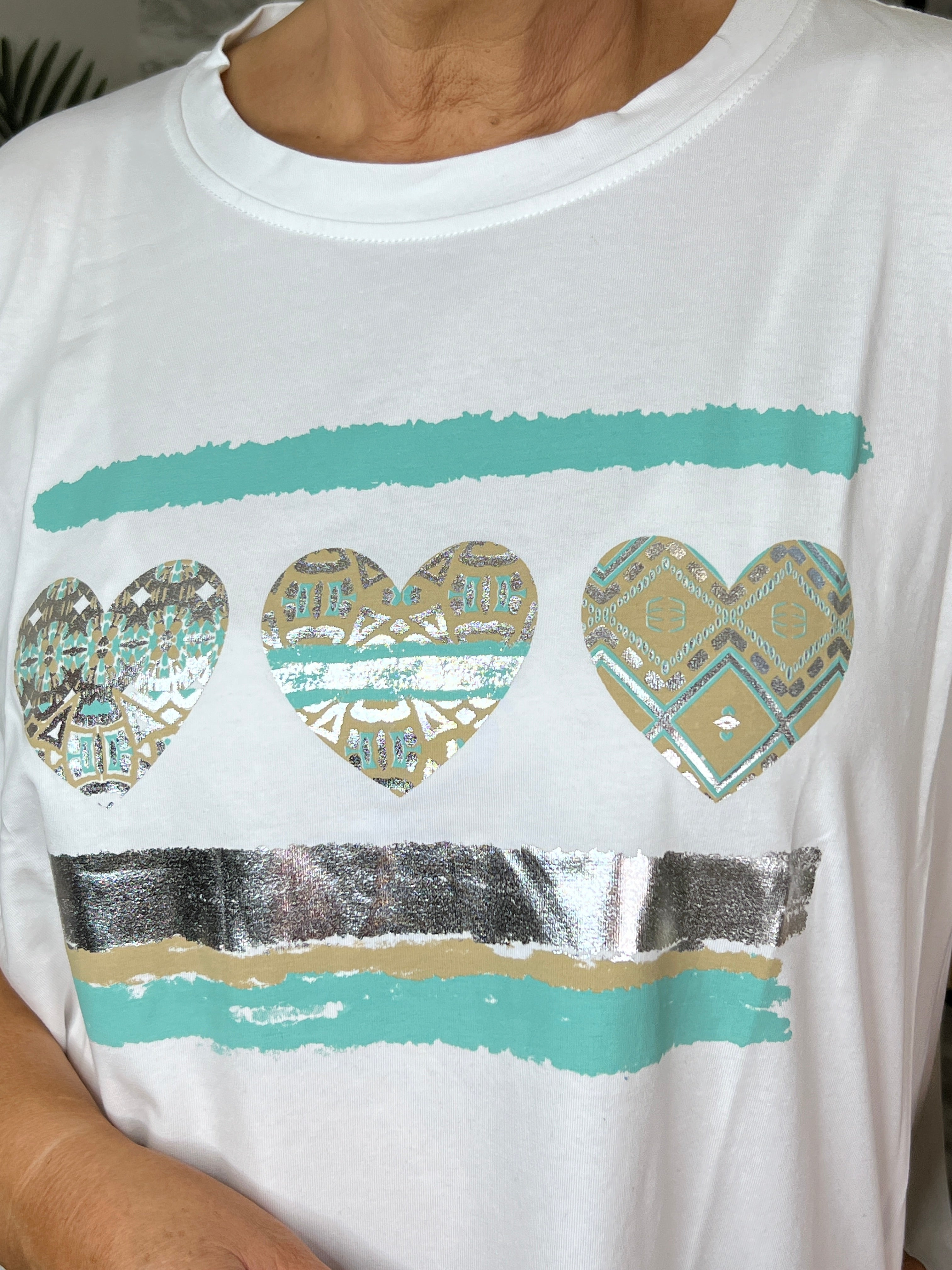 Deck By Decollage Green Heart T-shirt In White