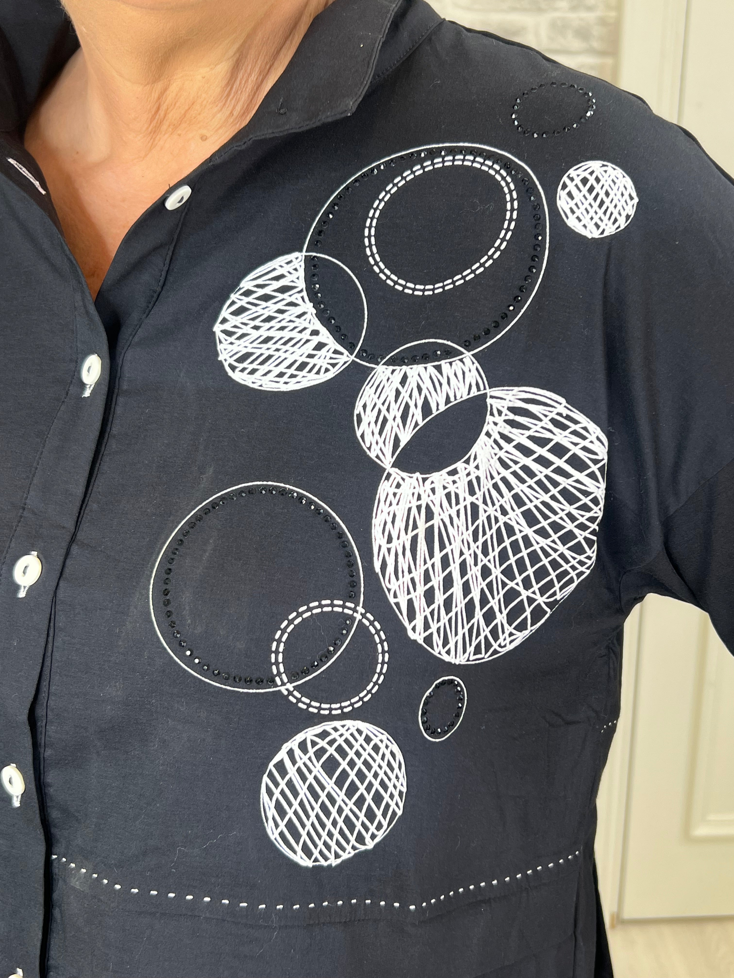 Ever Sassy Patterned Tunic In Black
