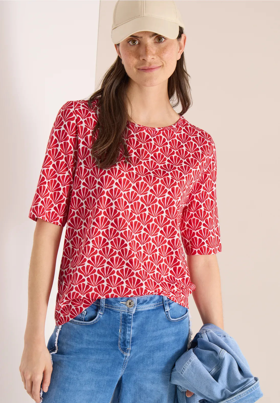 Cecil boatneck print top In glazed apple red