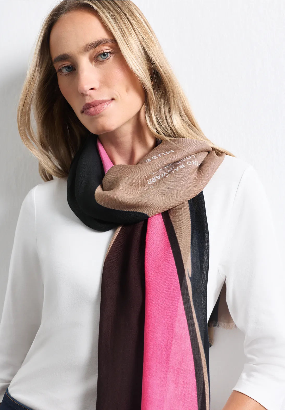 Patterned scarf in multi