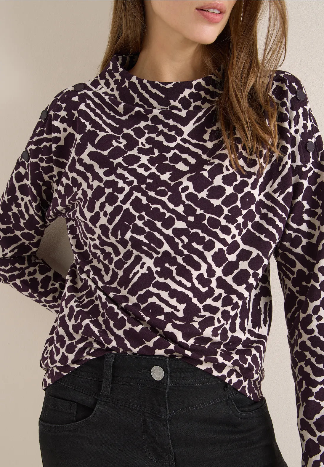 Cecil Buttoned Funnel Top In Eggplant Red