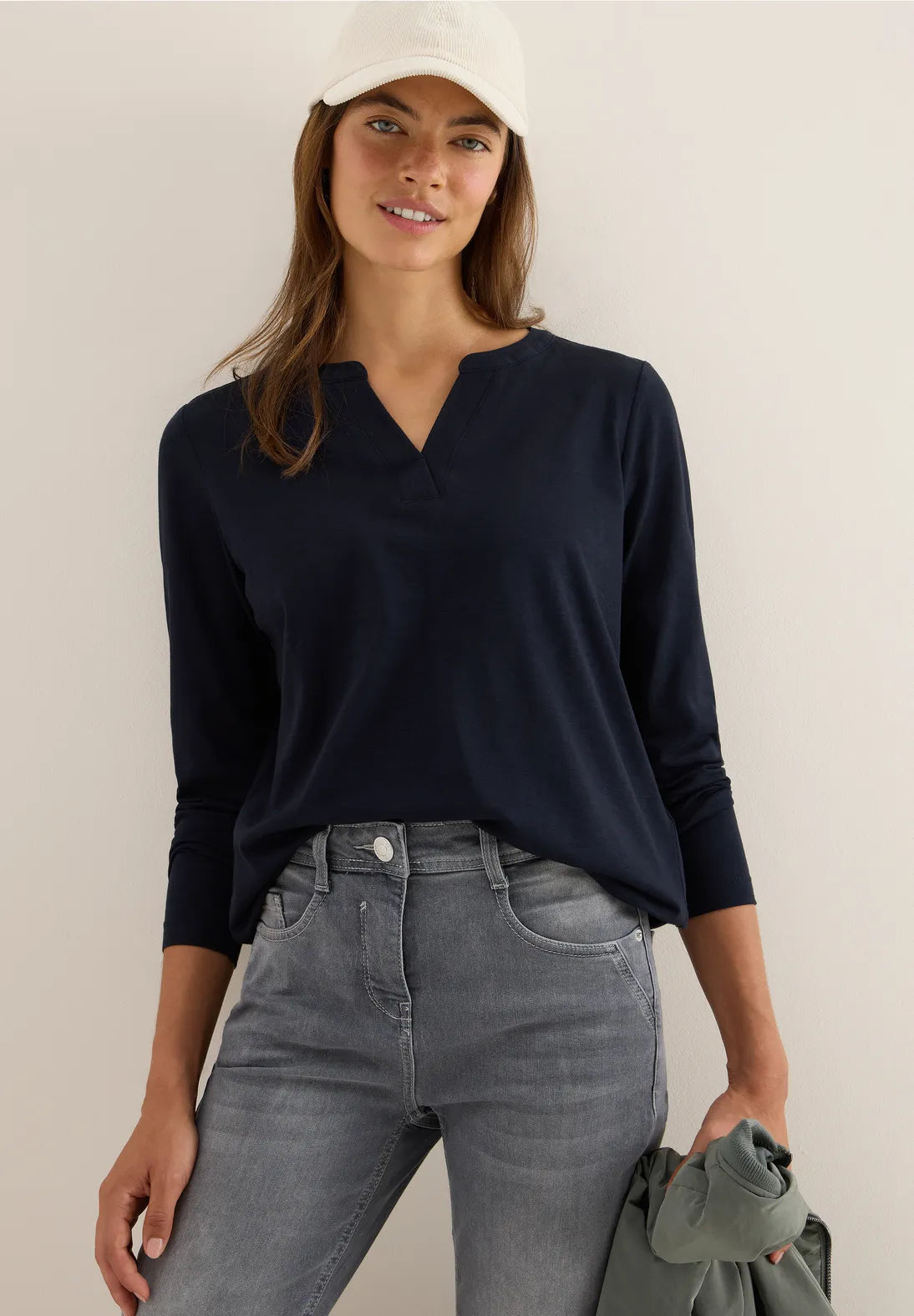 Cecil Split Neck Top In Navy