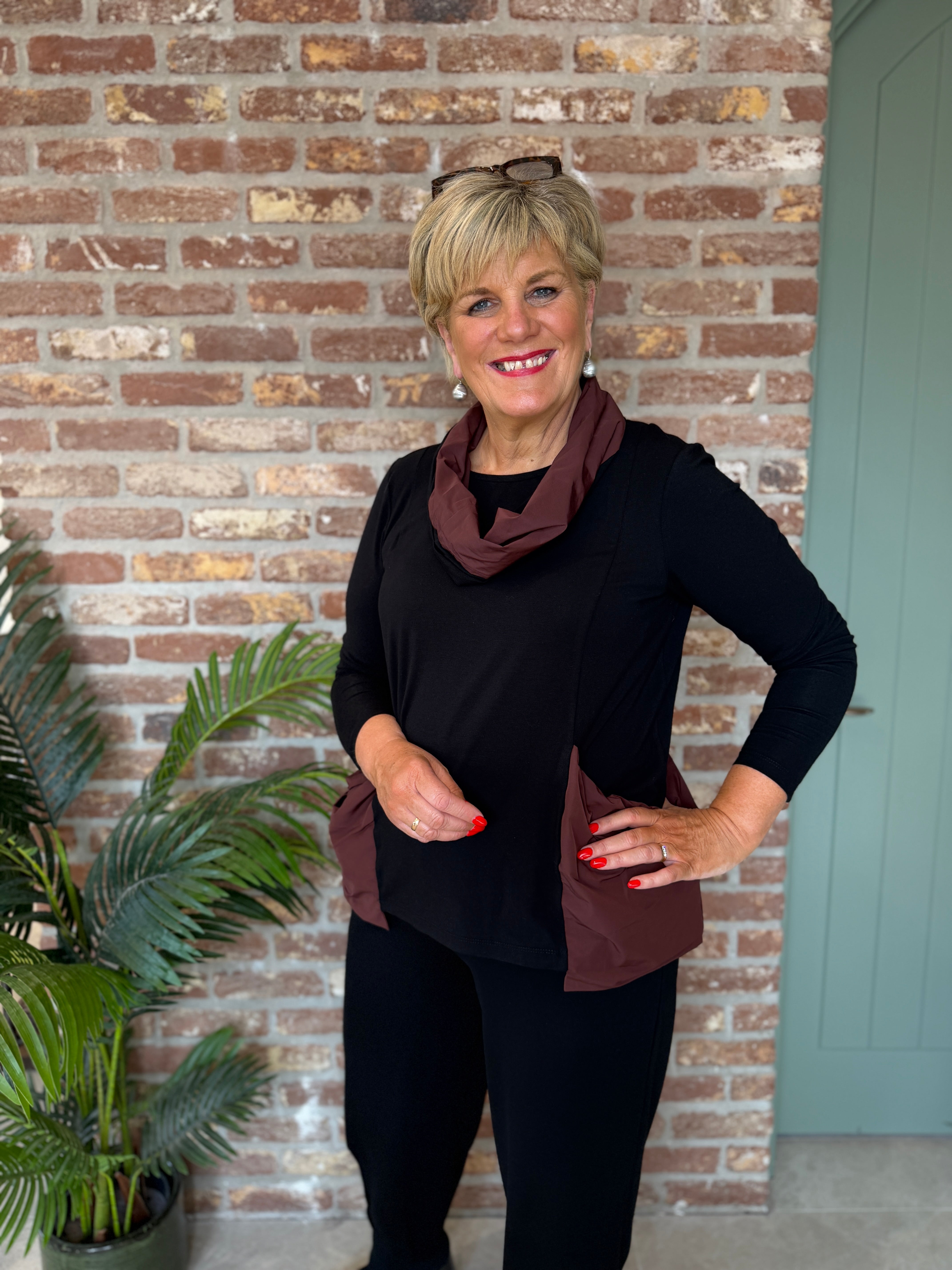 Block top with snood in brown & black