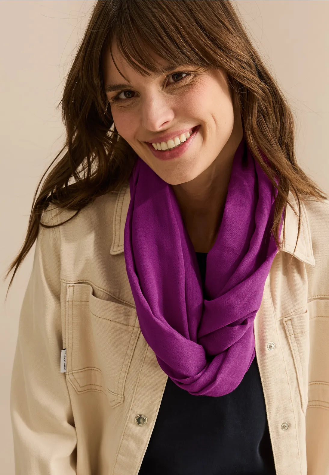 Cecil Plain Loop Snood In anemone pink