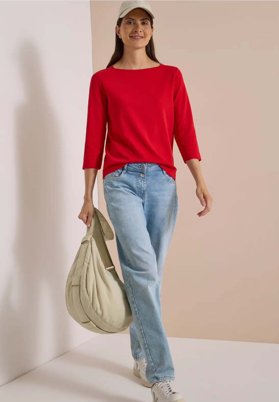 Basic boatneck top in flame red