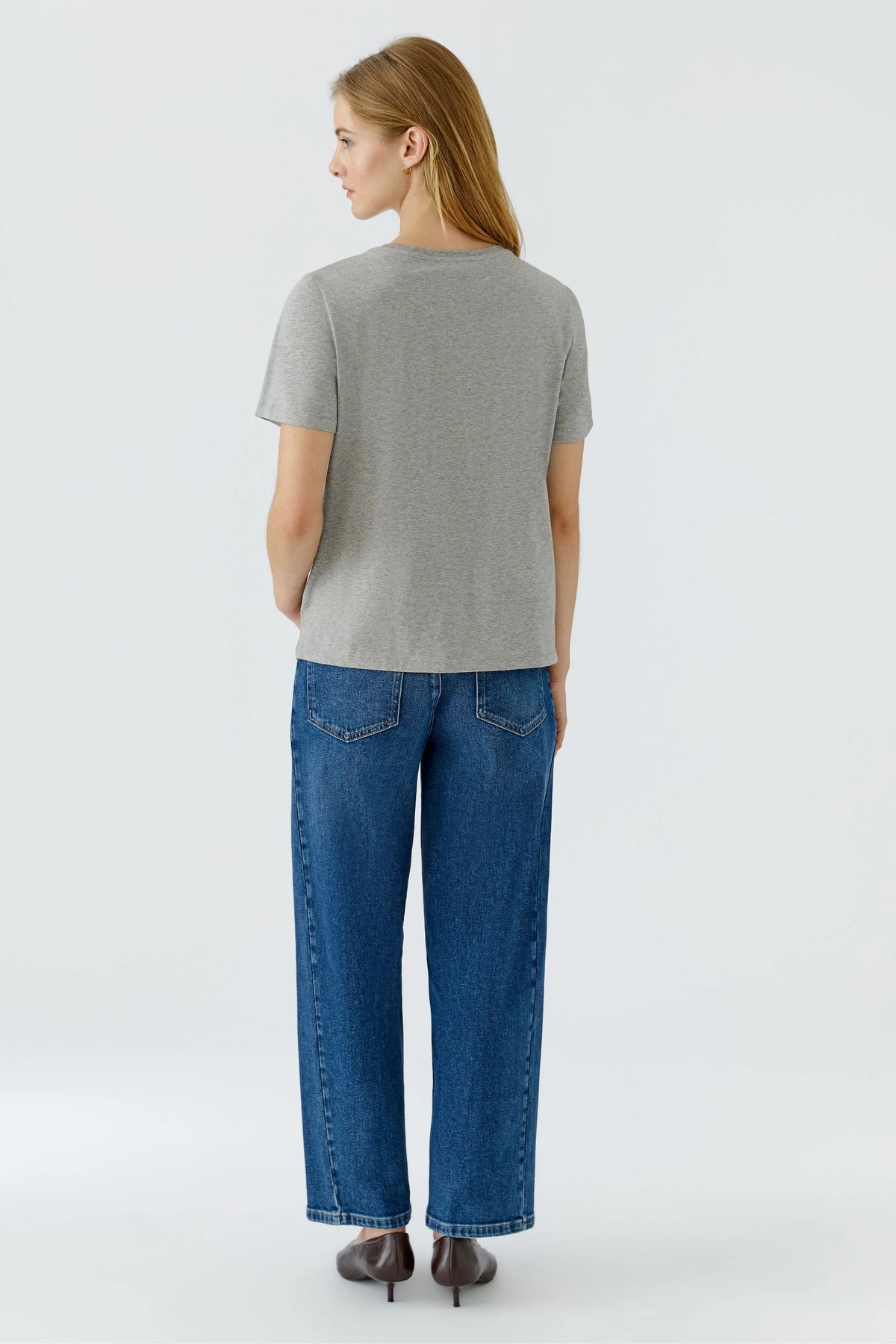 Image t-shirt in river stone