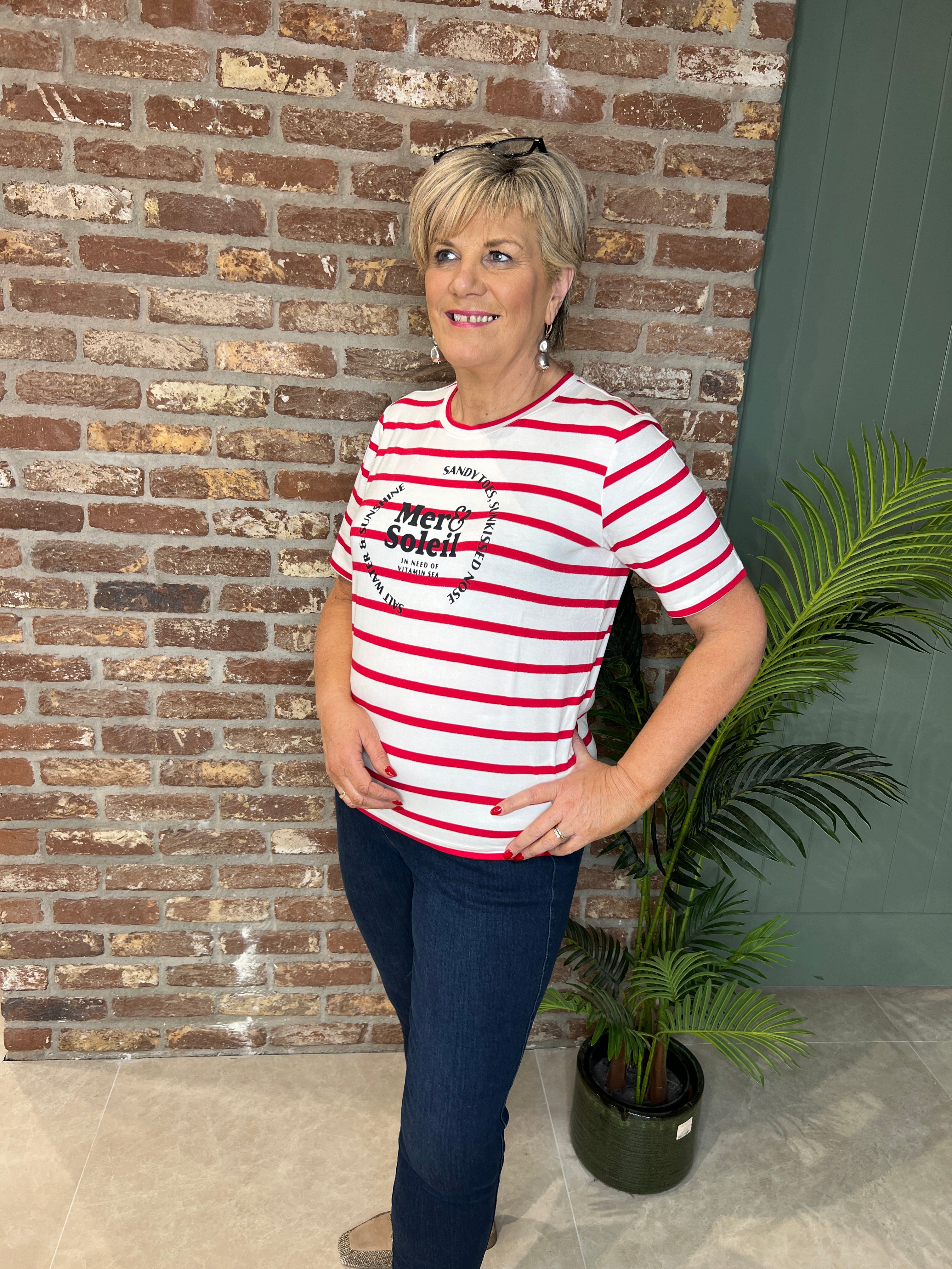 Cecil Circle Print T-shirt In glazed apple red