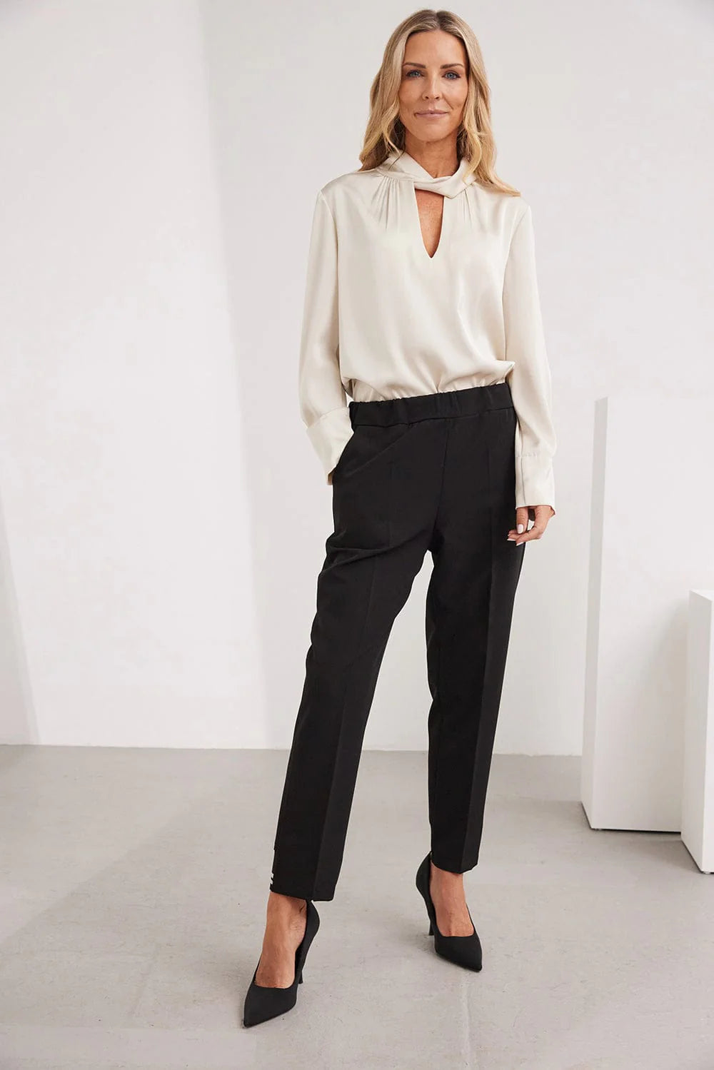 Peruzzi Twist Blouse In Vanilla
