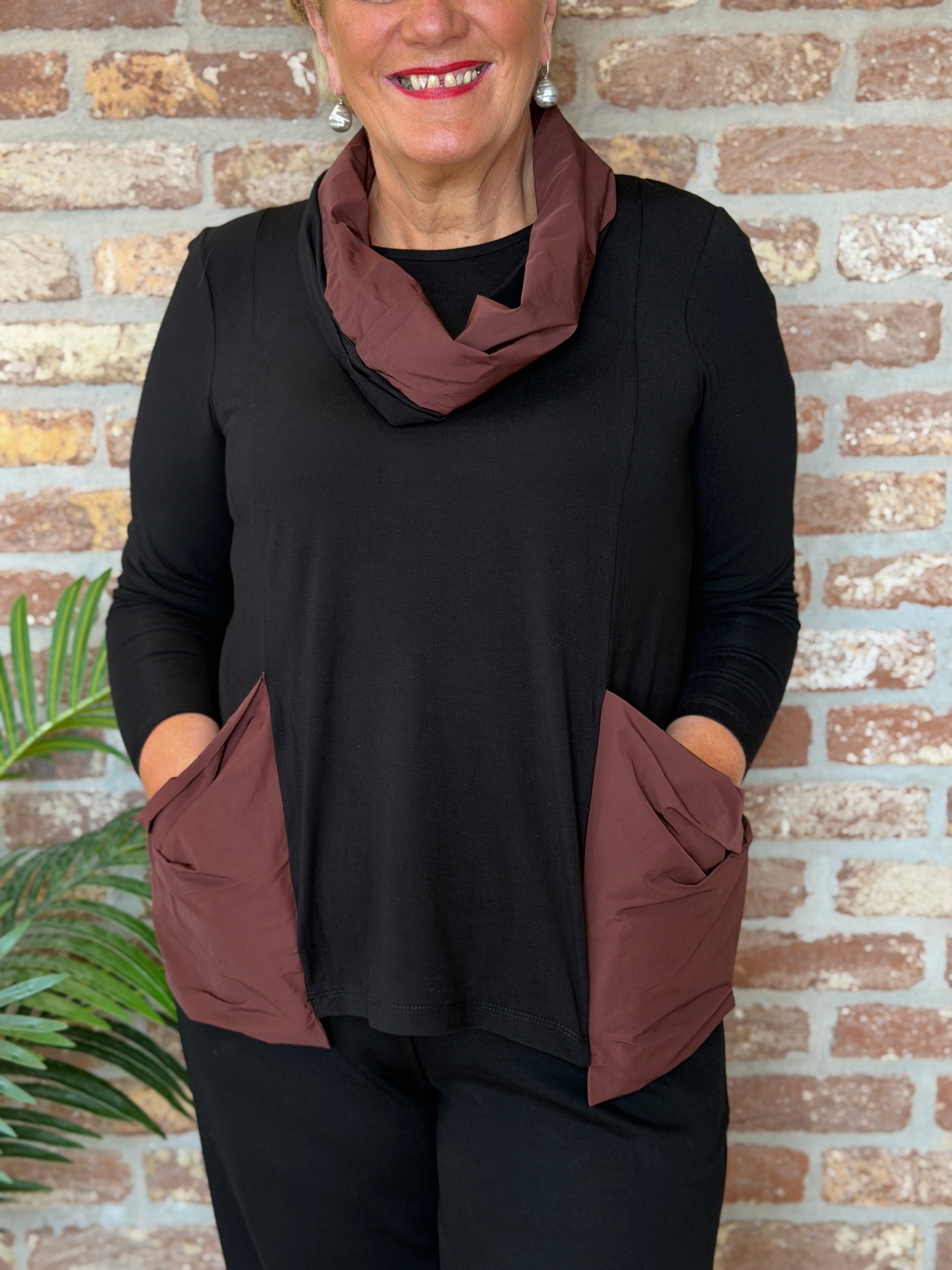 Block top with snood in brown & black