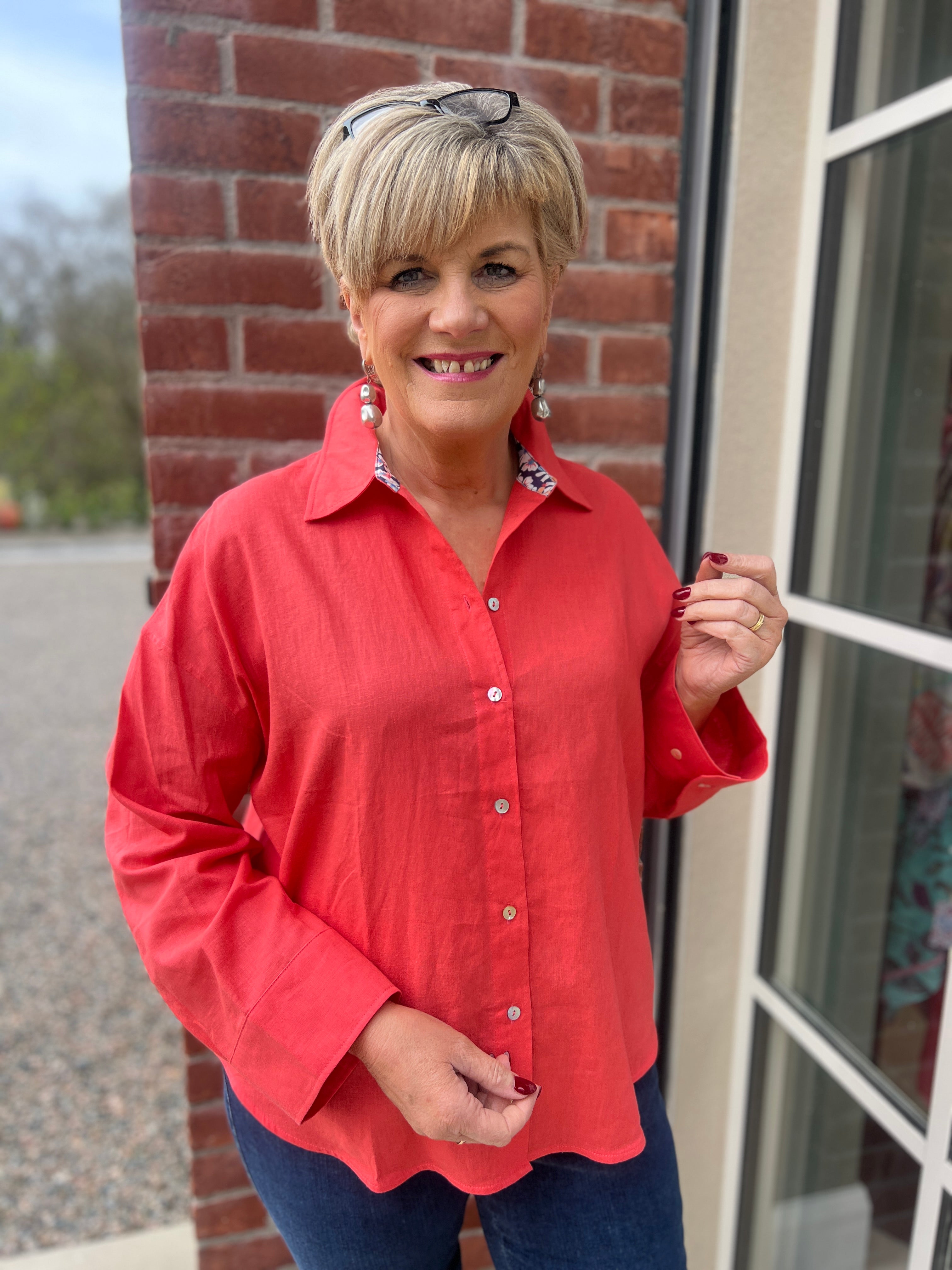 Nümph shirt with floral collar in Cayenne