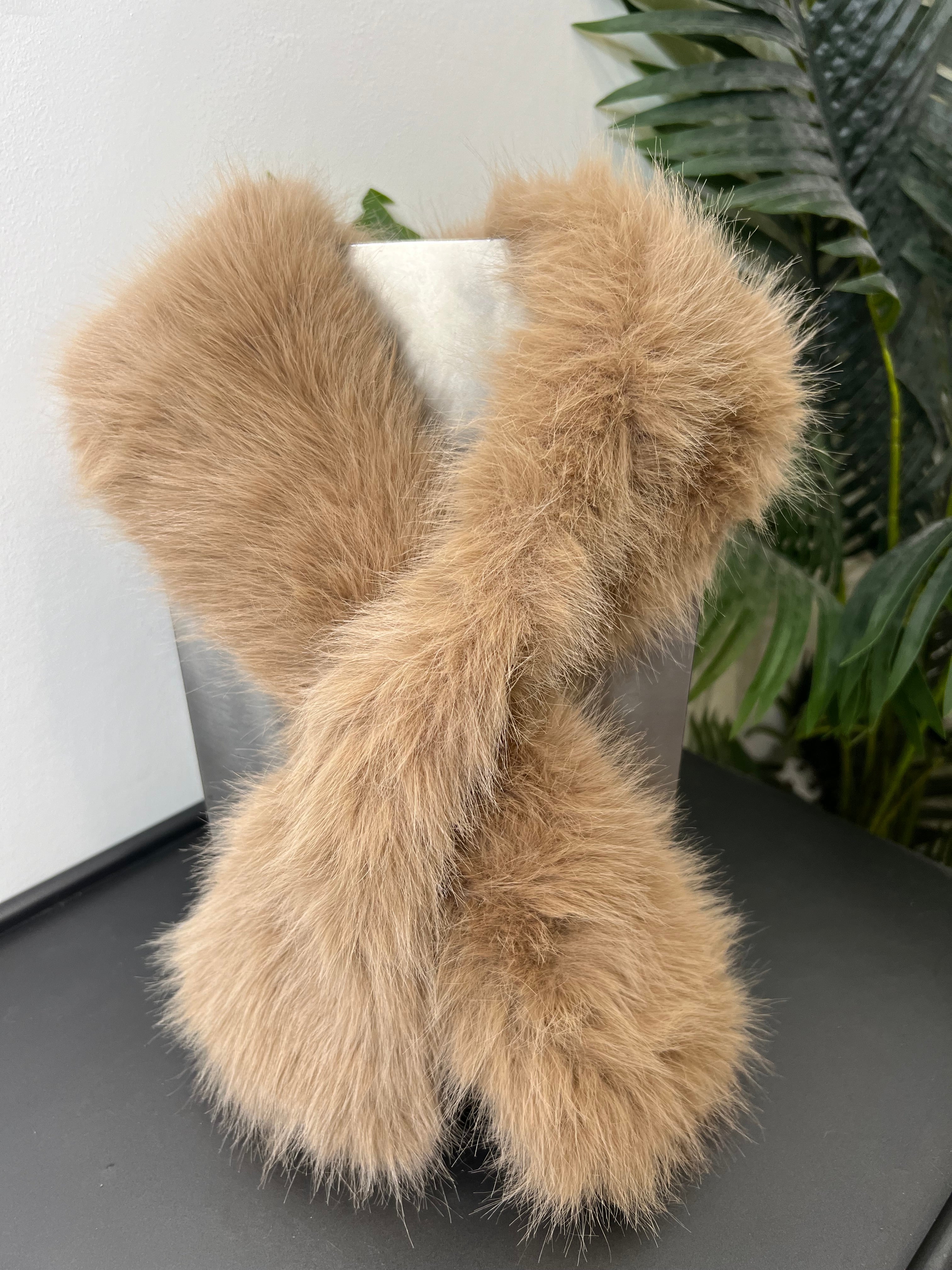 Olivia Looped Faux Fur Scarf in Cappuccino