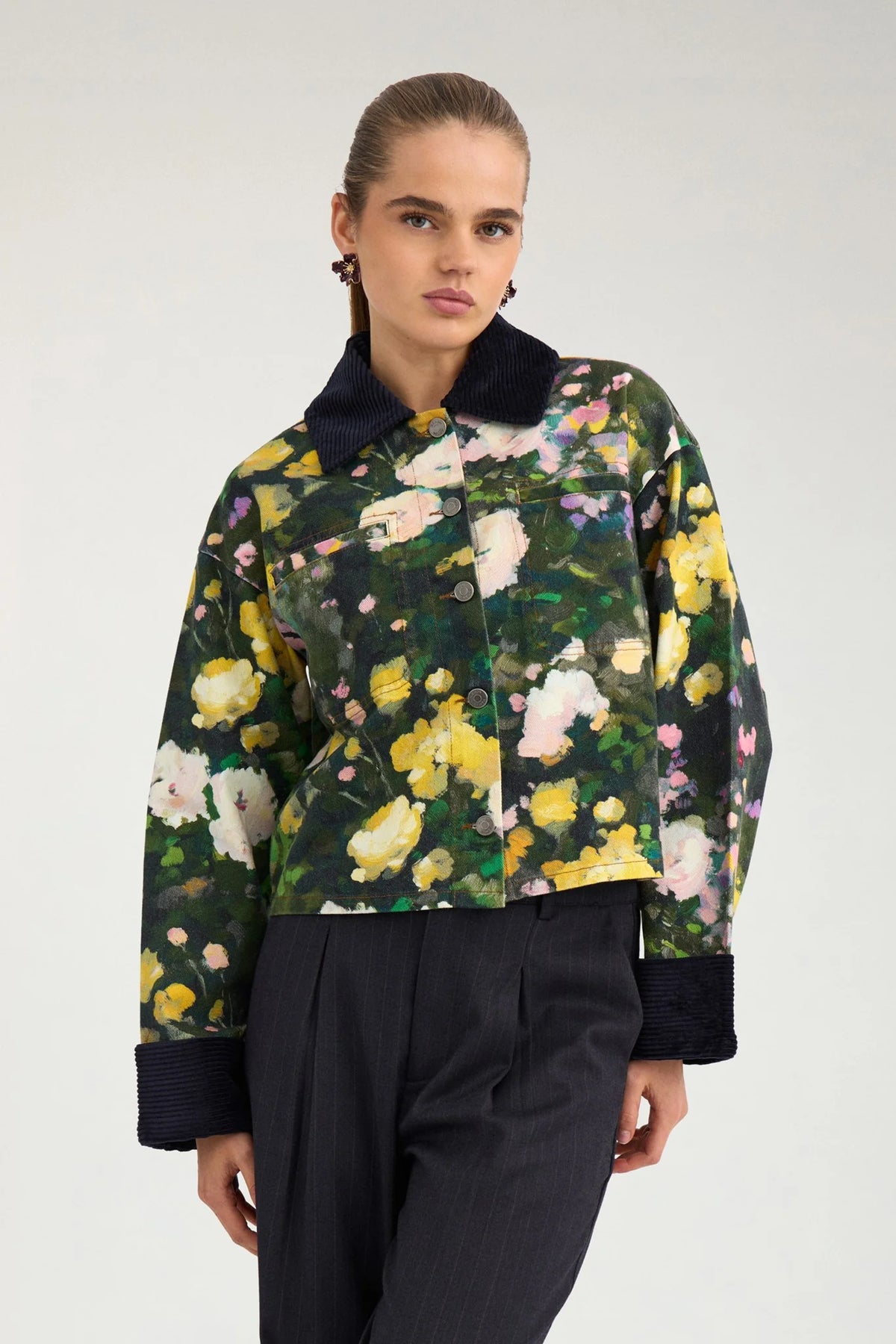 Nulissa floral jacket in botanical garden