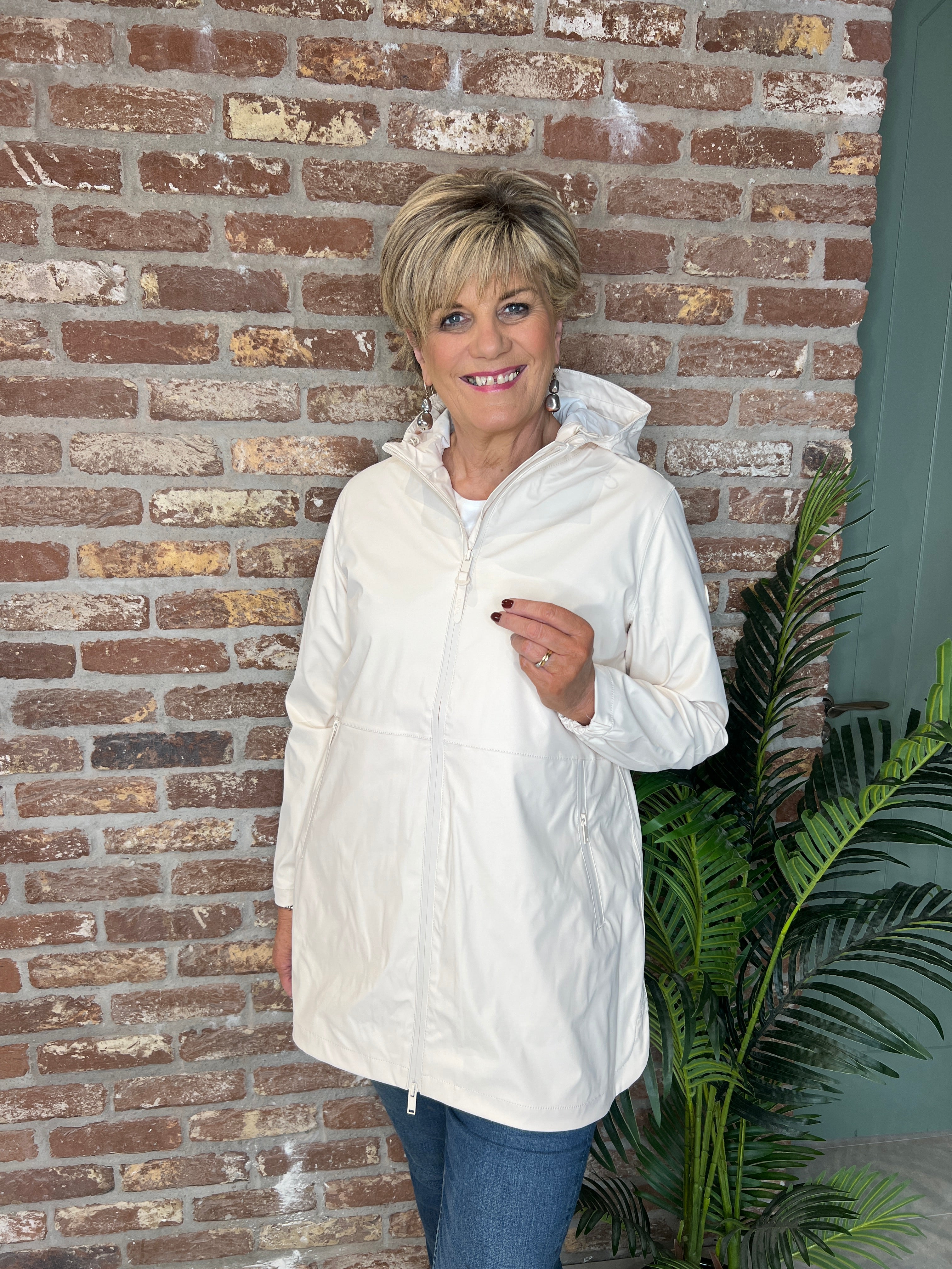 Tanta Brouillard Raincoat in Whitecap Gray