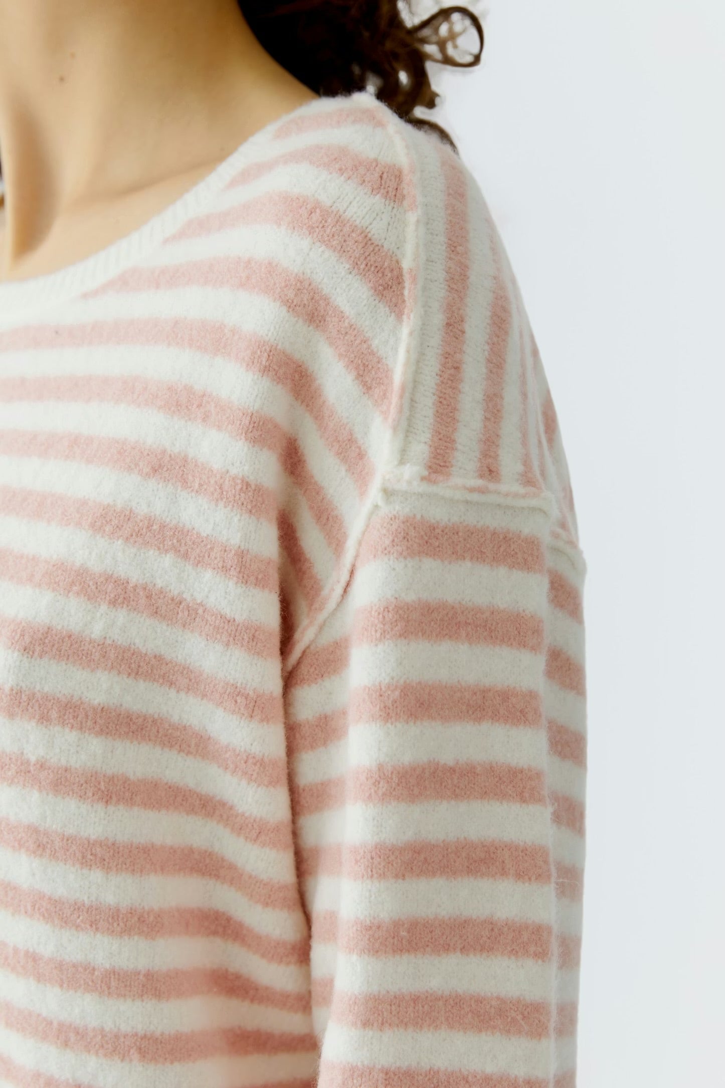 Oui Striped Pullover In White & Pink