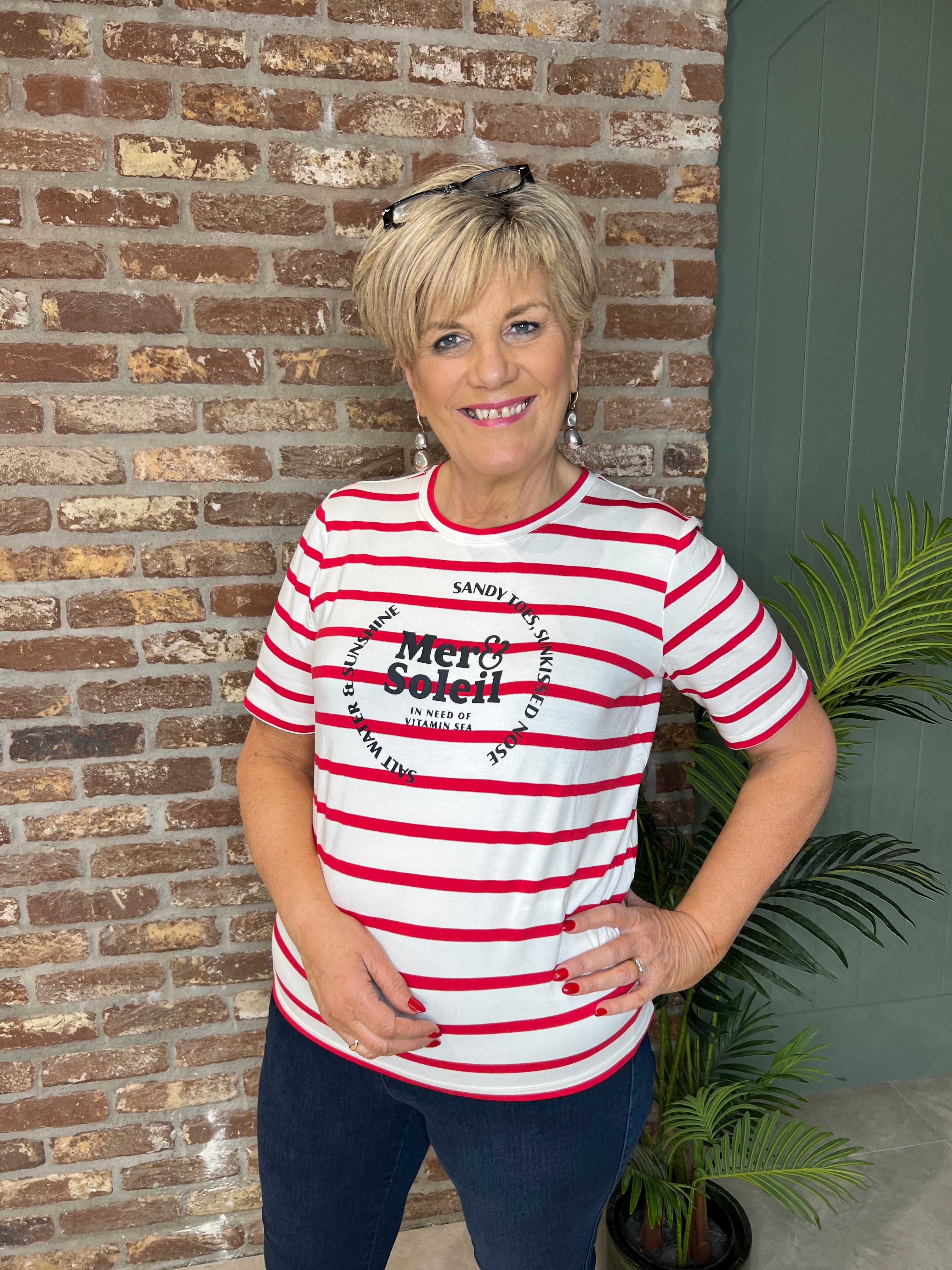 Cecil Circle Print T-shirt In glazed apple red