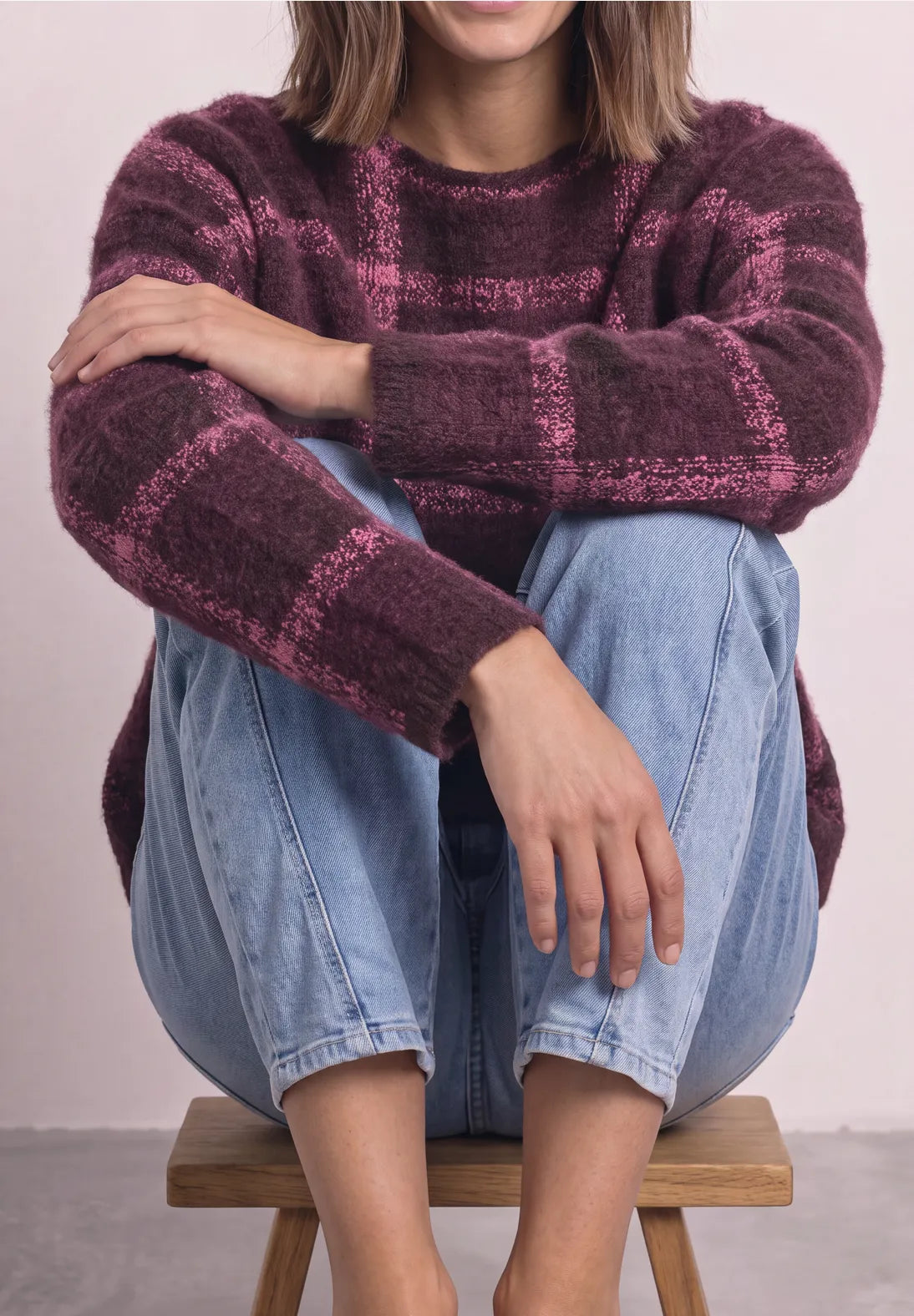 Checked pullover in rustic rouge
