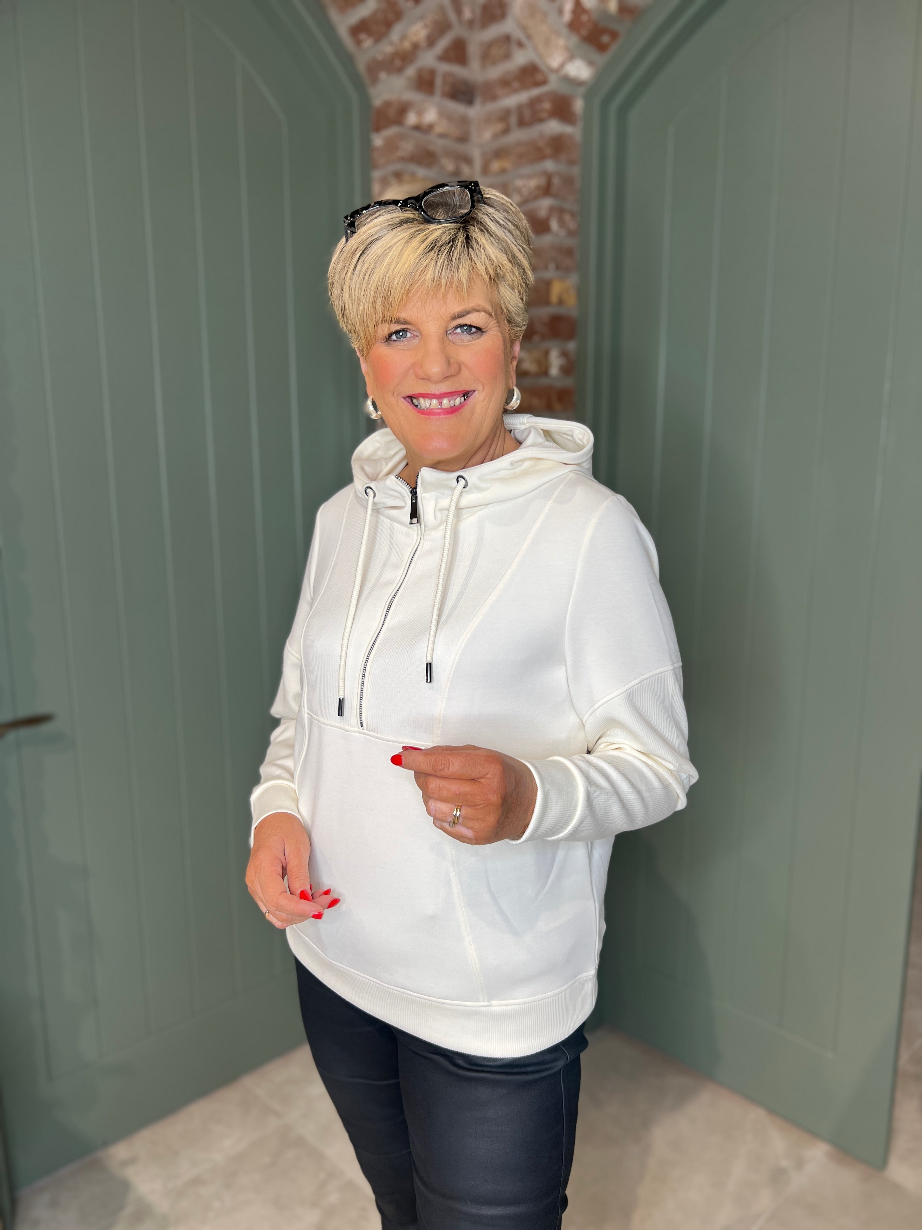 Cecil Troyer Hoodie In Creamy White