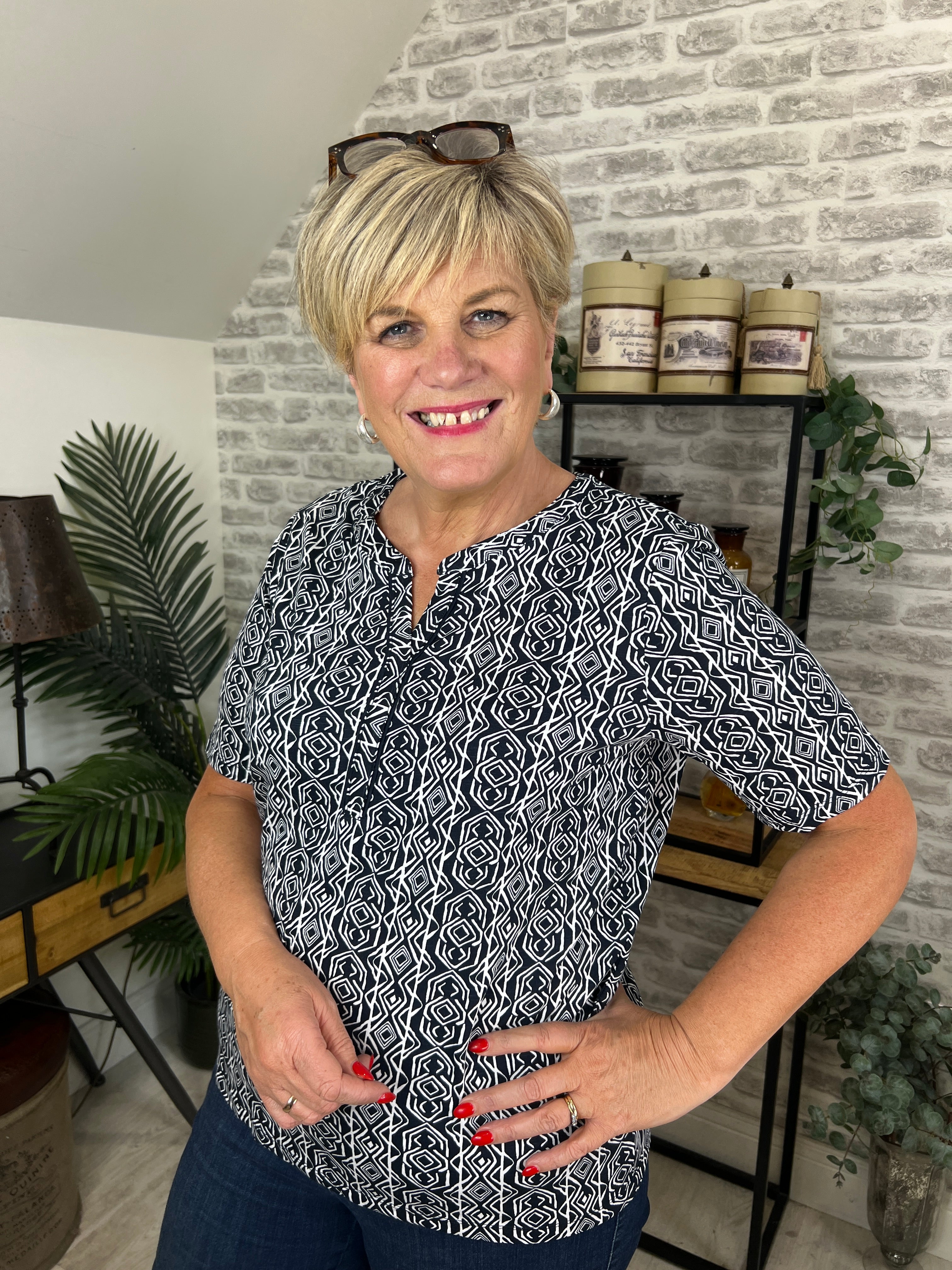 Cecil Minimal Split Neck Top In Universal Blue