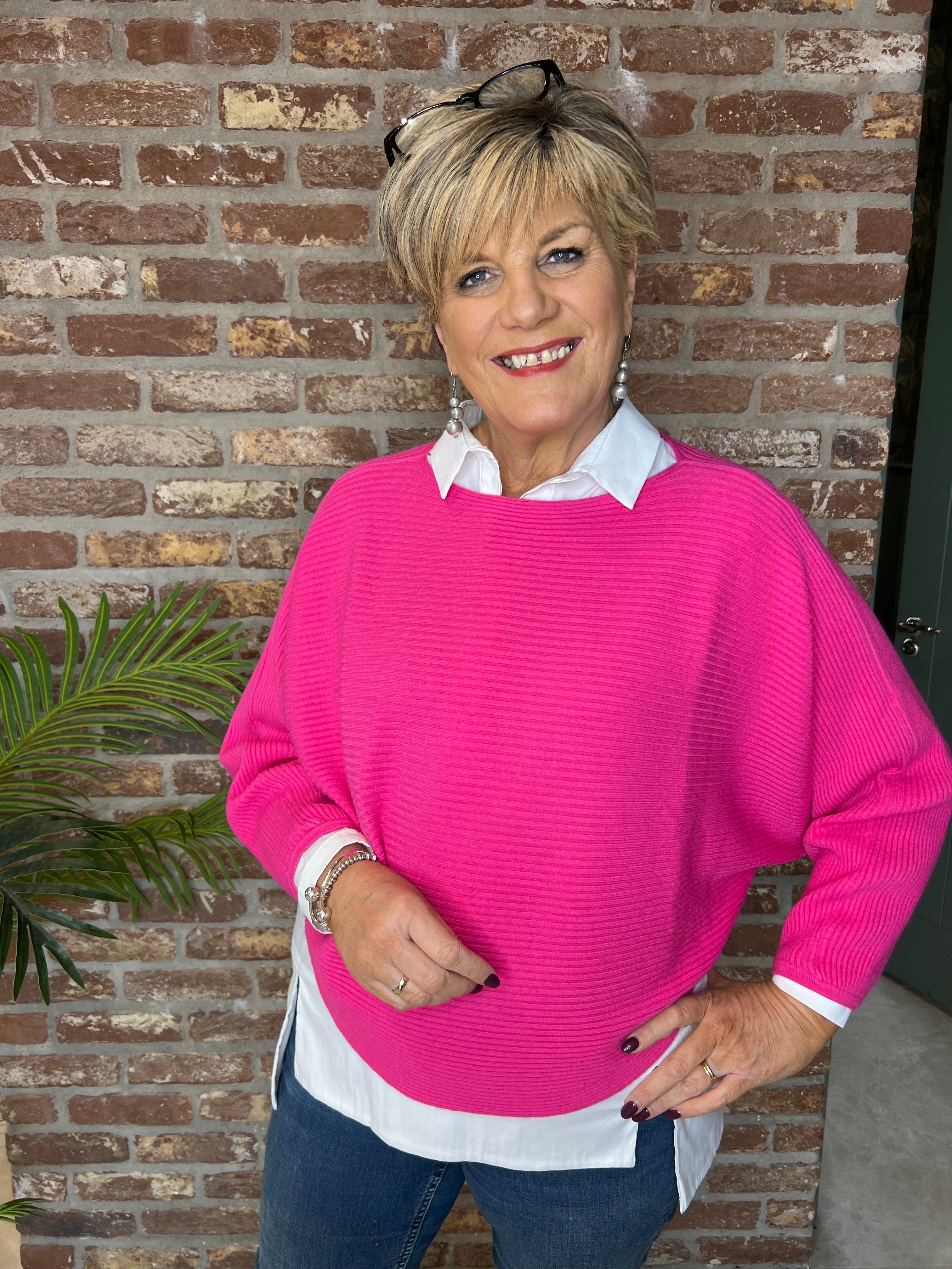 Deck By Decollage Layering Knit In Fuchsia